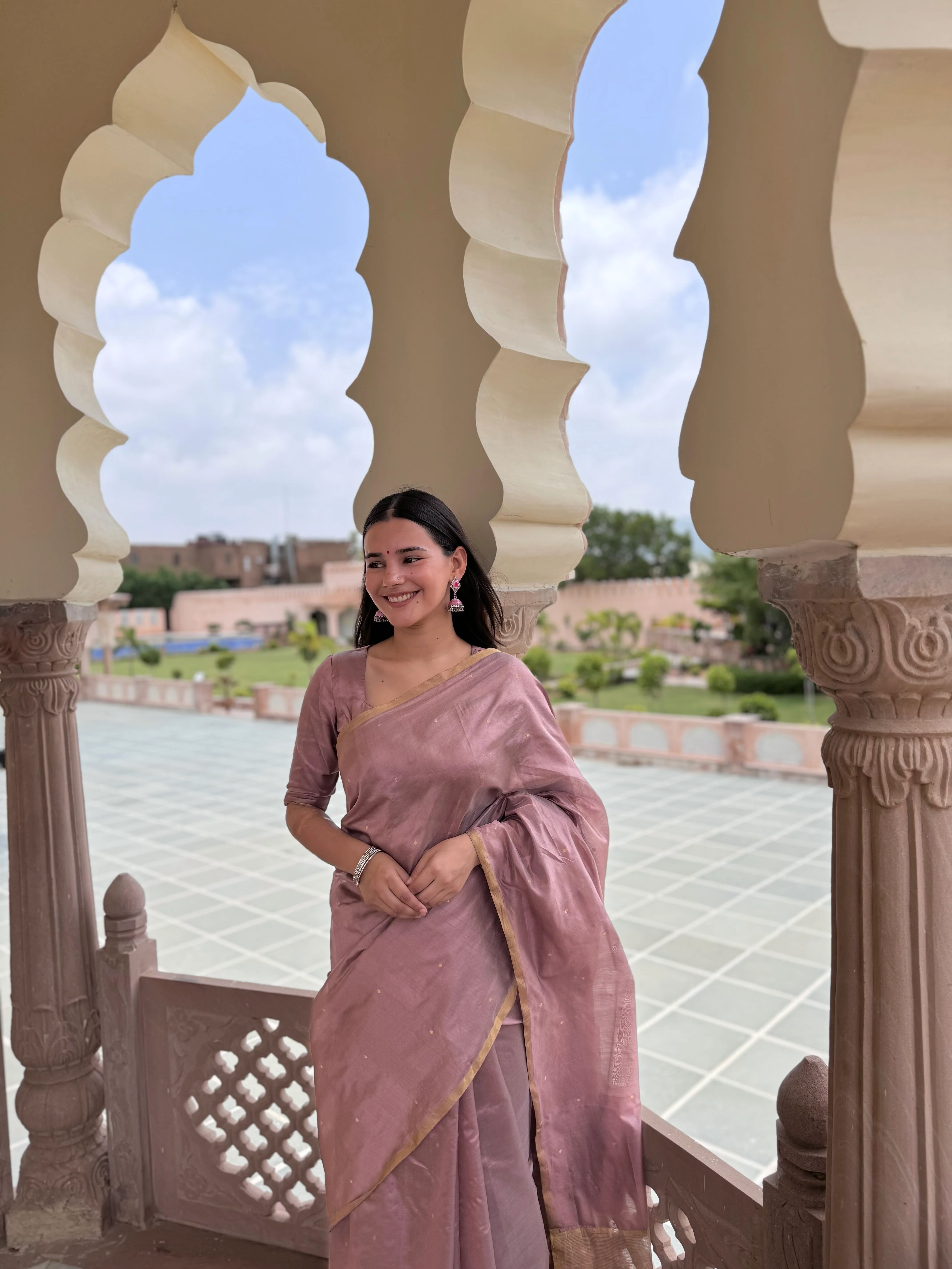 Dusty pink chanderi silk saree with zari bootis all over - Image 14