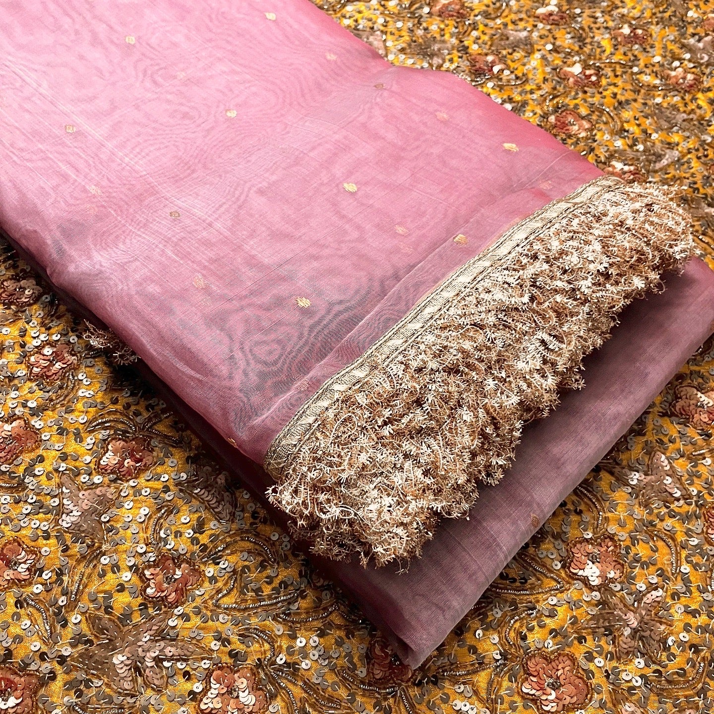 Dusty Pink Chanderi silk saree with zari bootis and zari border all over - Image 8