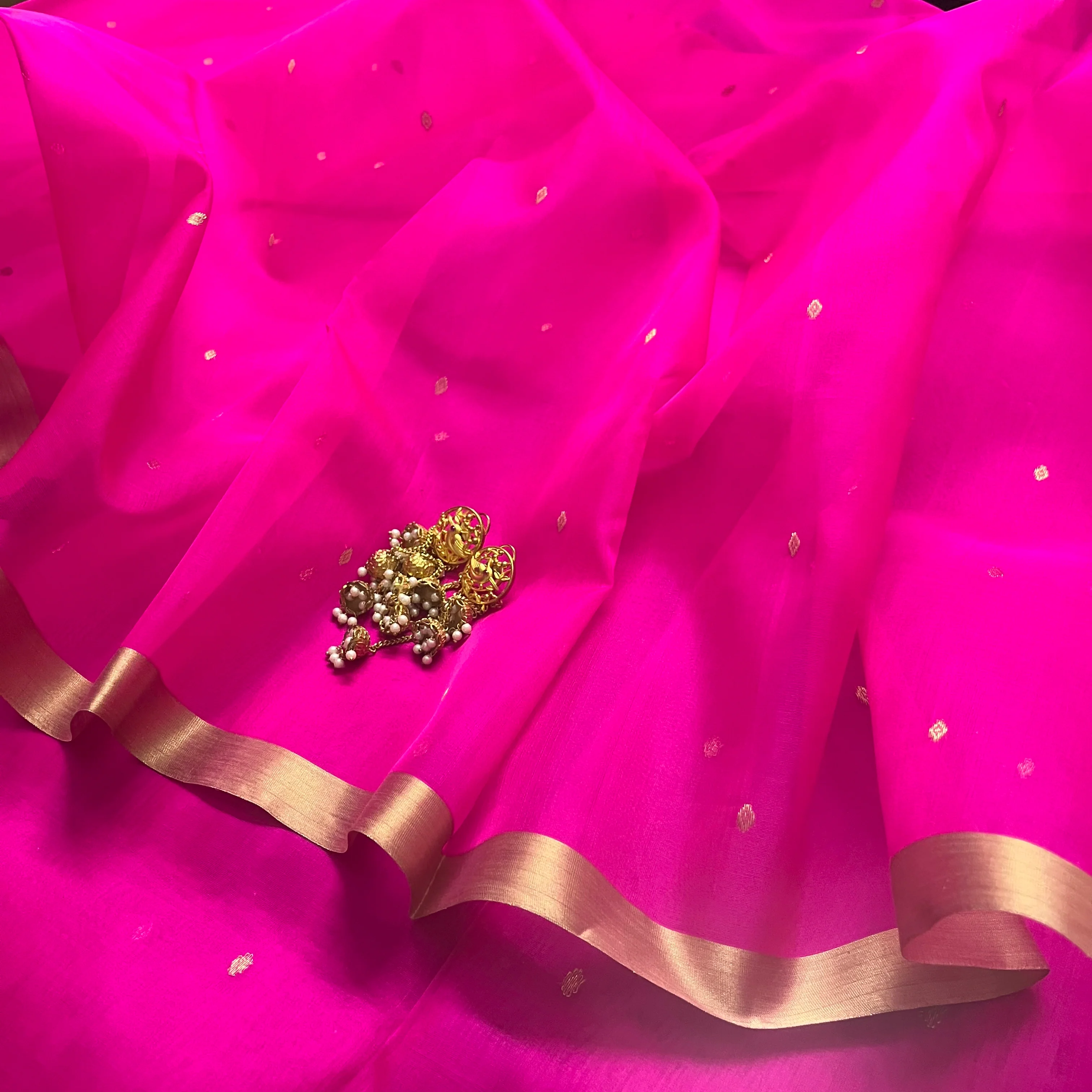 Fuschia pink Chanderi silk saree with zari bootis all over - Image 10