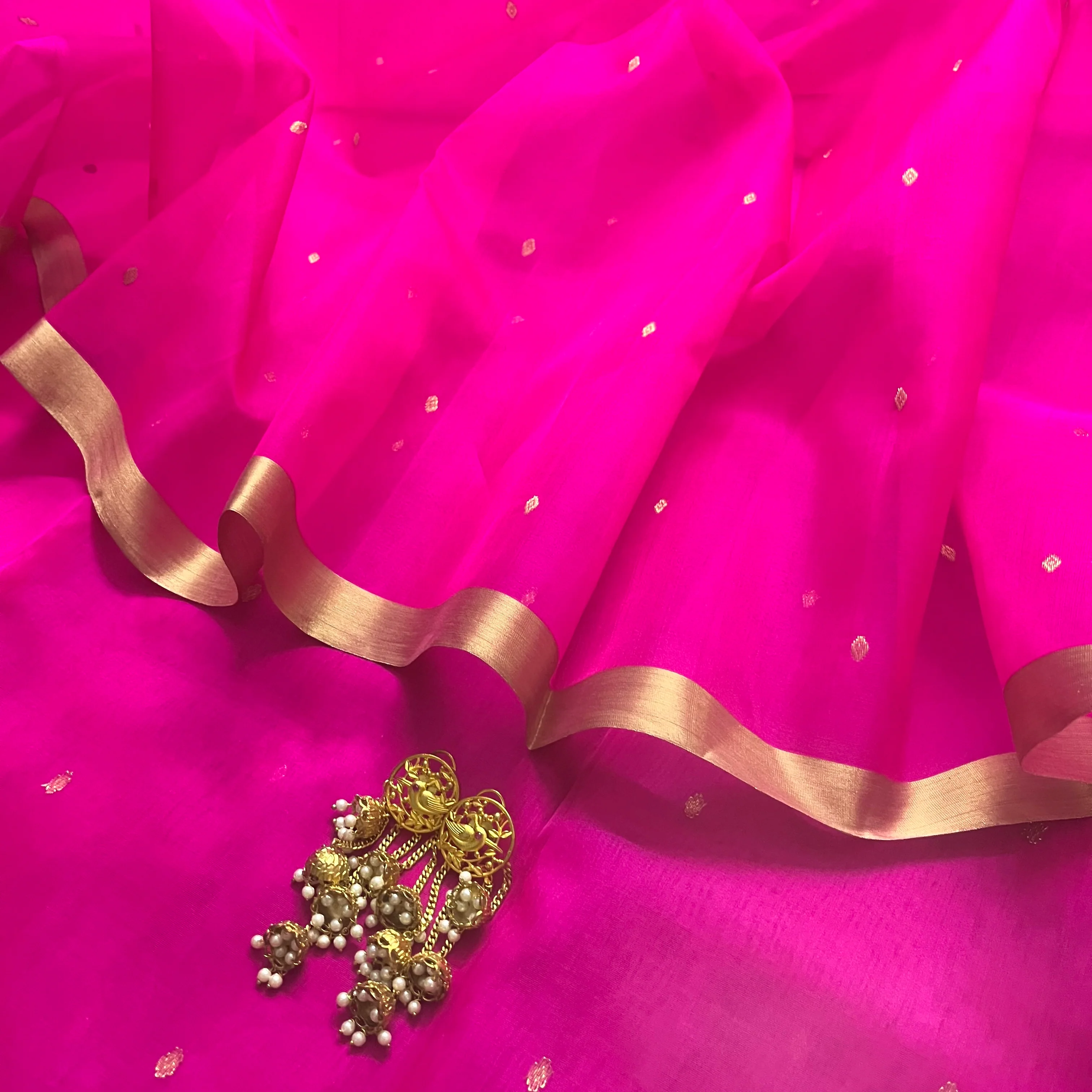 Fuschia pink Chanderi silk saree with zari bootis all over - Image 4