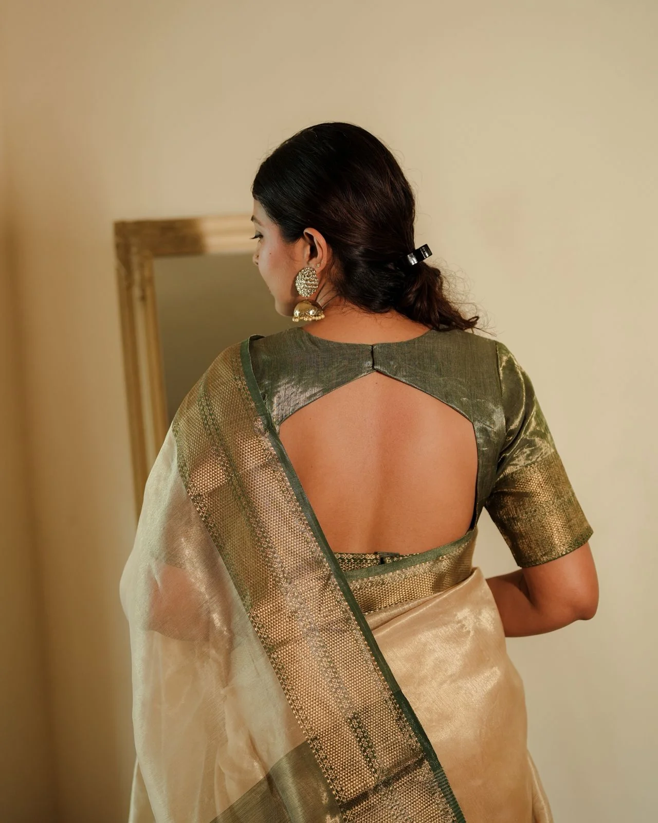 Cream Gold and green Maheshwari tissue silk saree with zari pattern on pallu - Image 15