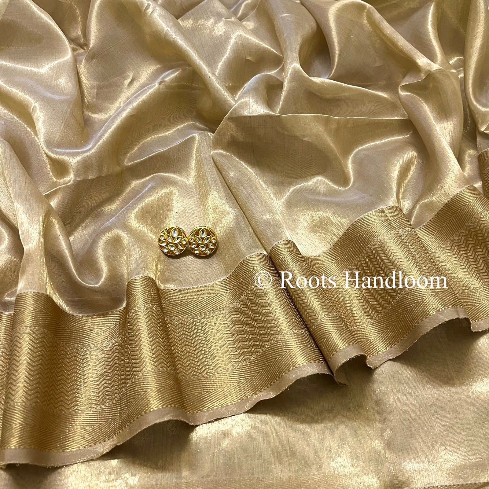 Gold Maheshwari Tissue Silk Saree with Zari Border - Image 5