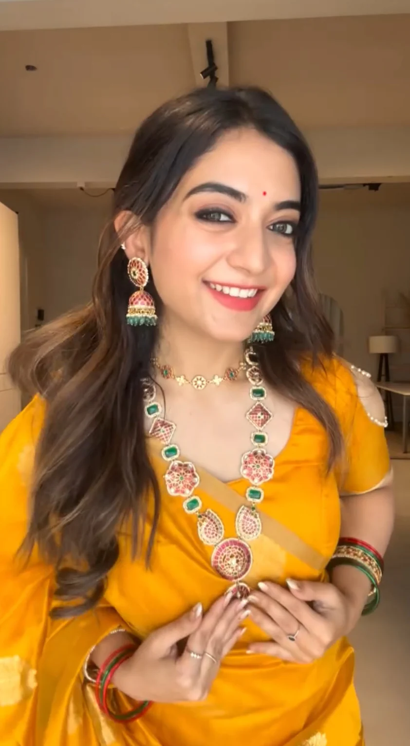 Yellow chanderi silk saree with mor motifs all over - Image 17