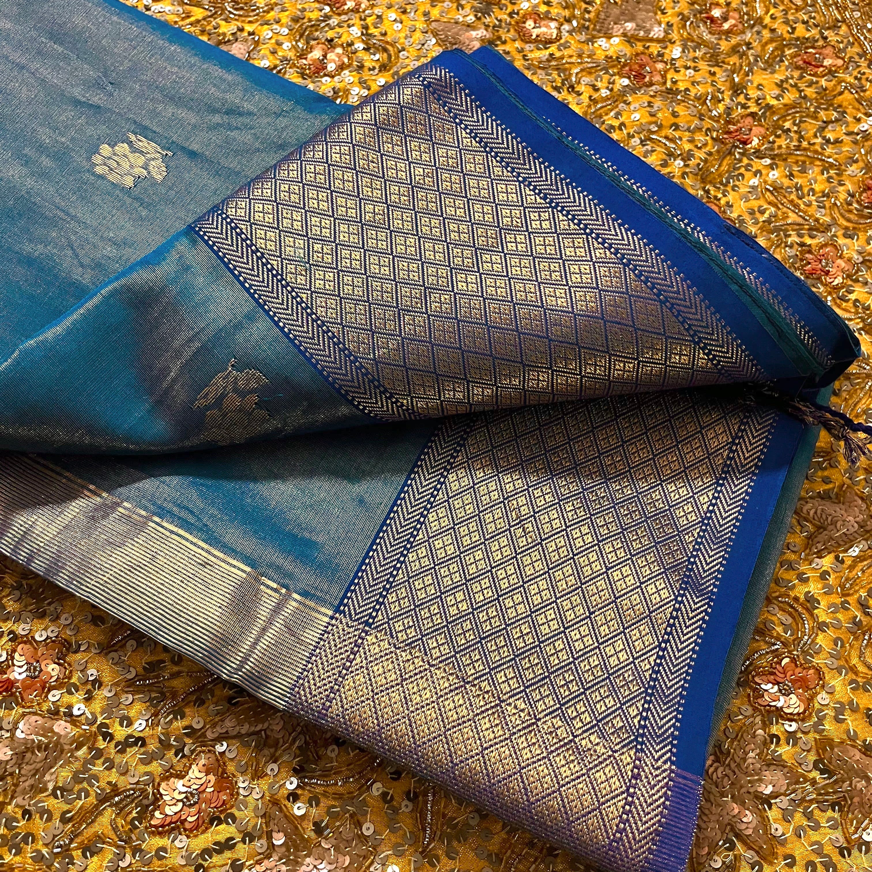 Peacock blue maheshwari tissue silk saree with flower motifs all over - Image 10