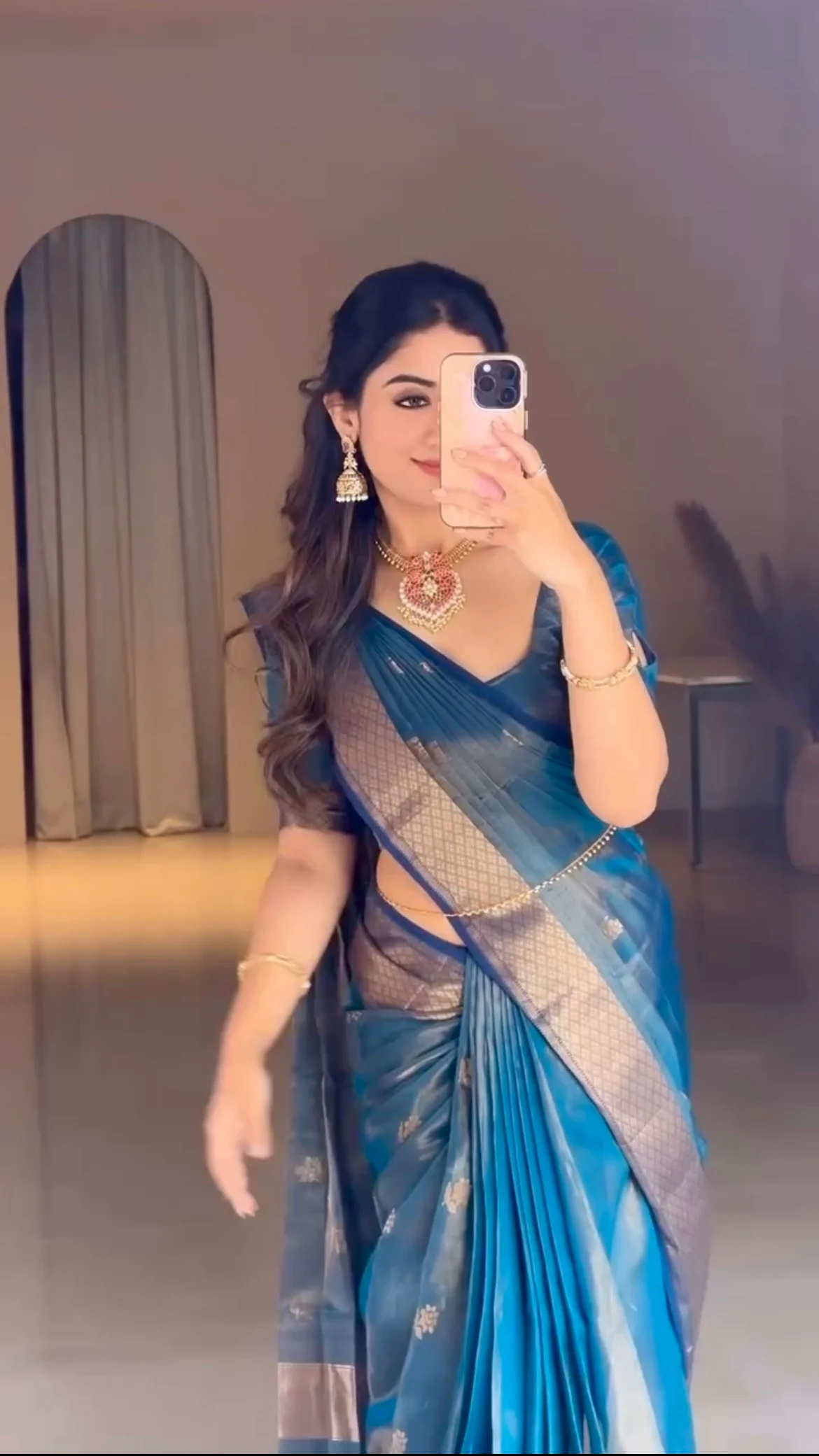 Peacock blue maheshwari tissue silk saree with flower motifs all over - Image 12