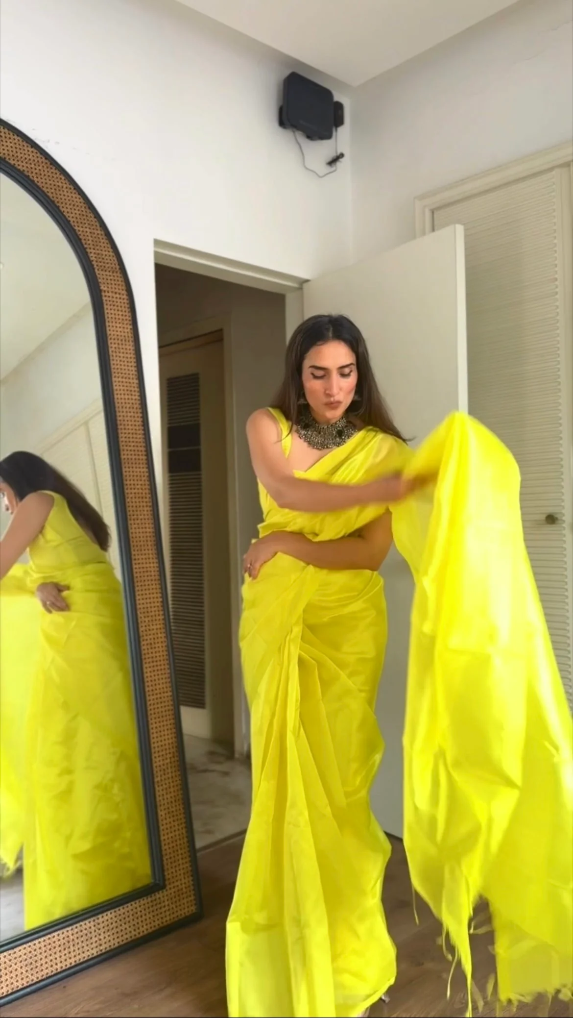 Lemon yellow Chanderi silk saree with silk border - Image 4