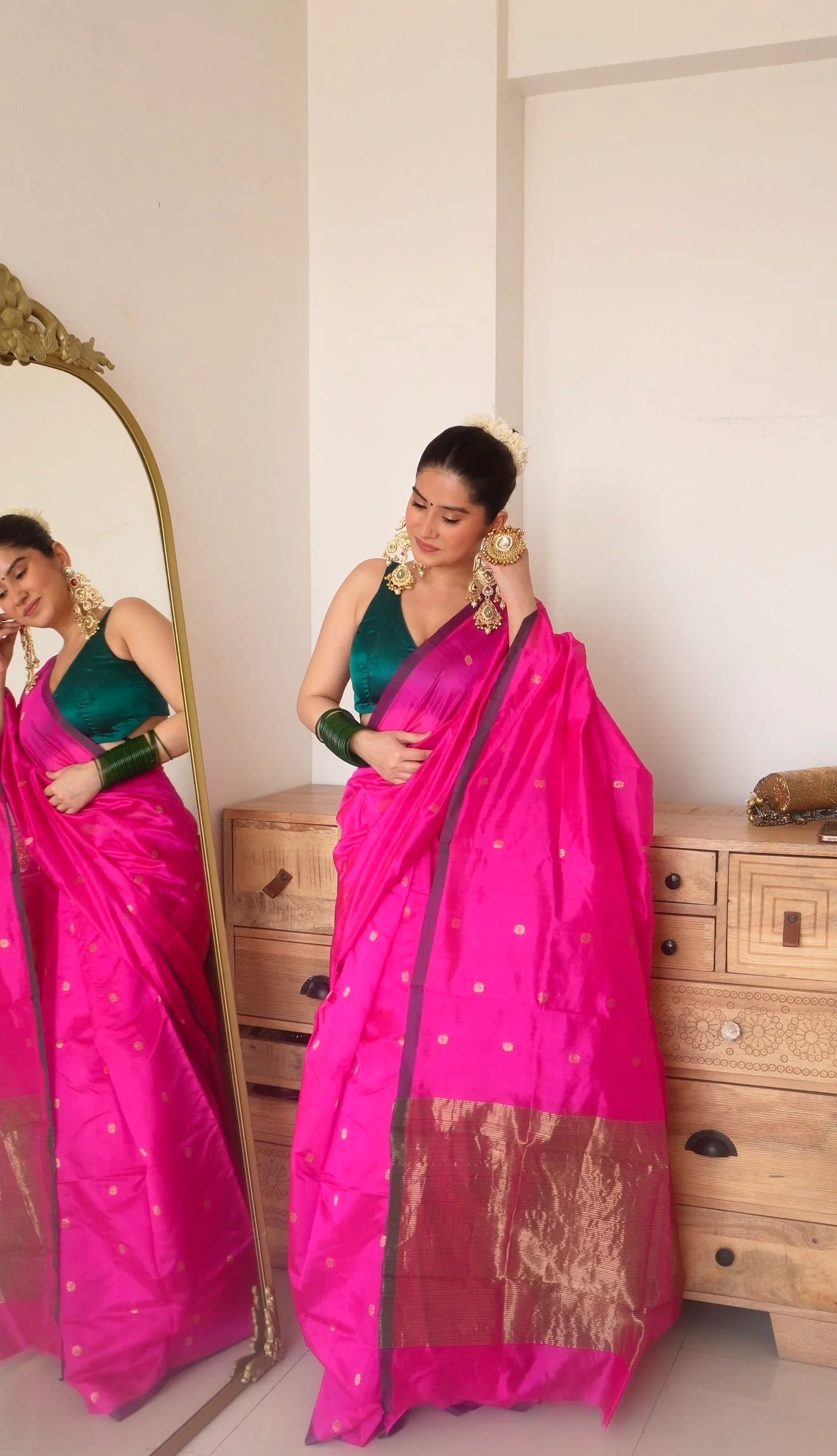 Magenta pink chanderi silk saree with flower bootis all over - Image 3