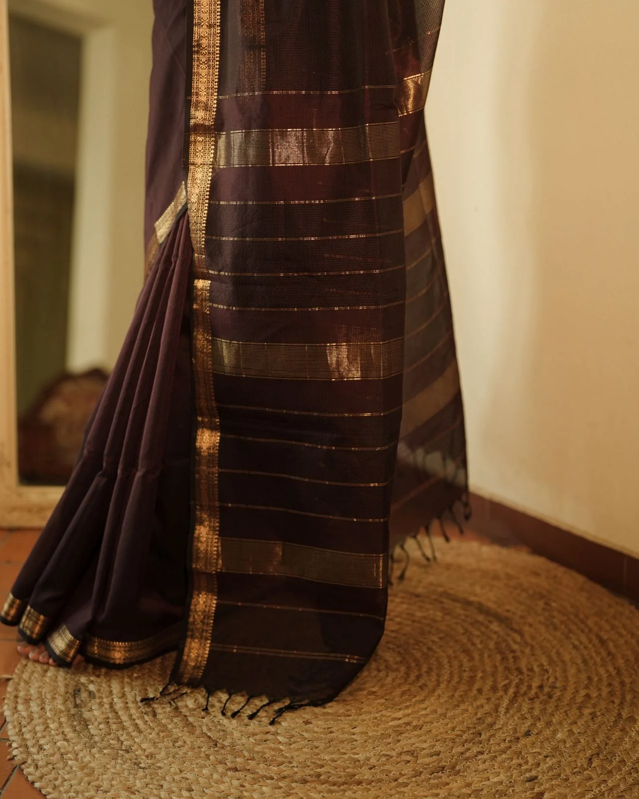 Mahogany Maheshwari saree with zari border and zari lines on pallu - Image 10