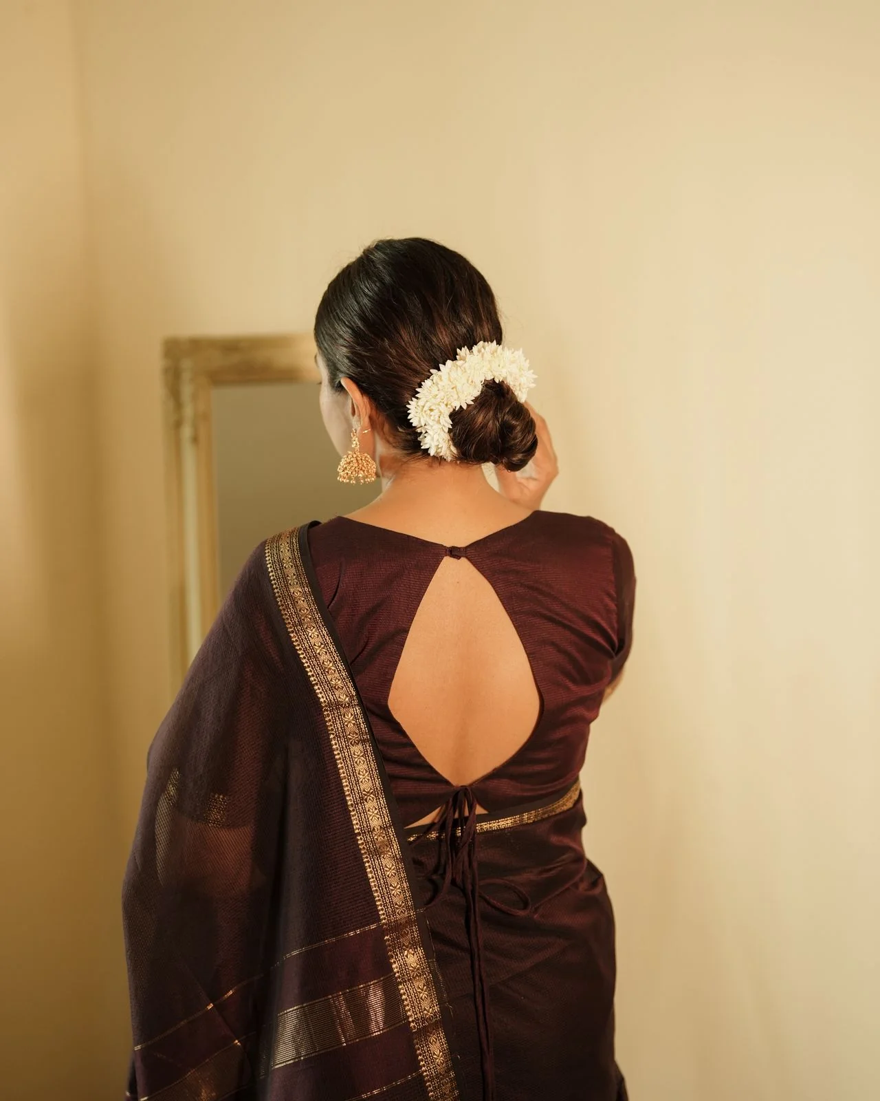 Mahogany Maheshwari saree with zari border and zari lines on pallu - Image 12