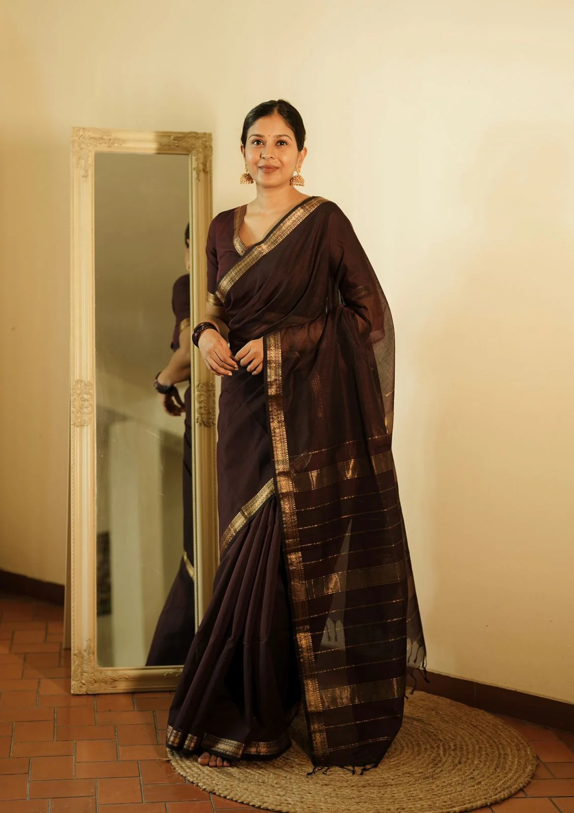 Mahogany Maheshwari saree with zari border and zari lines on pallu - Image 3