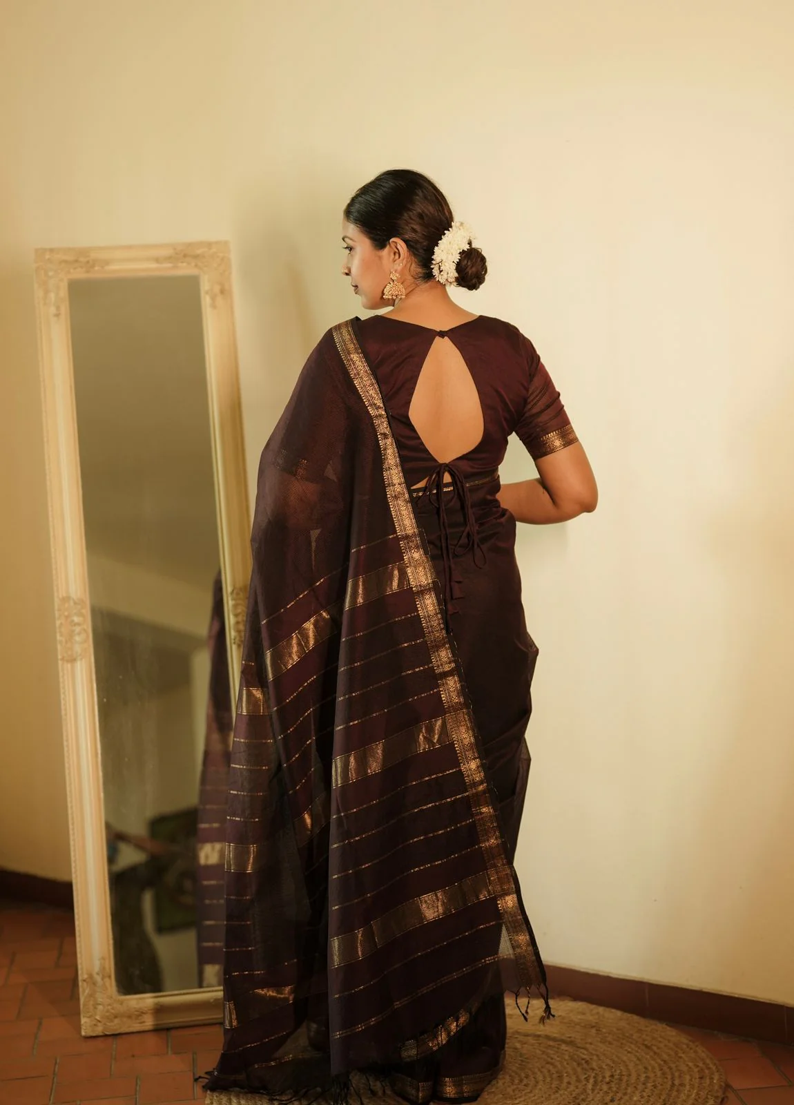 Mahogany Maheshwari saree with zari border and zari lines on pallu - Image 6