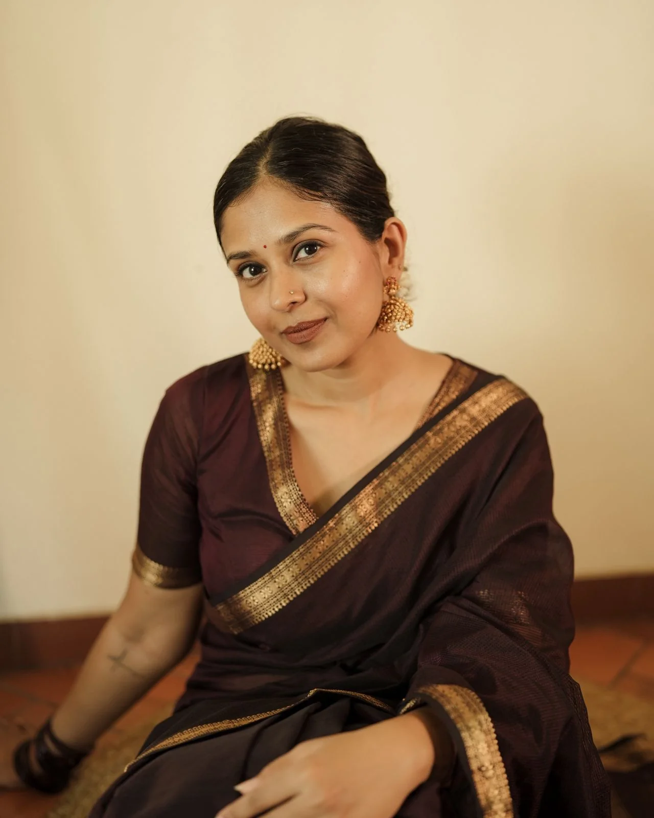 Mahogany Maheshwari saree with zari border and zari lines on pallu - Image 7