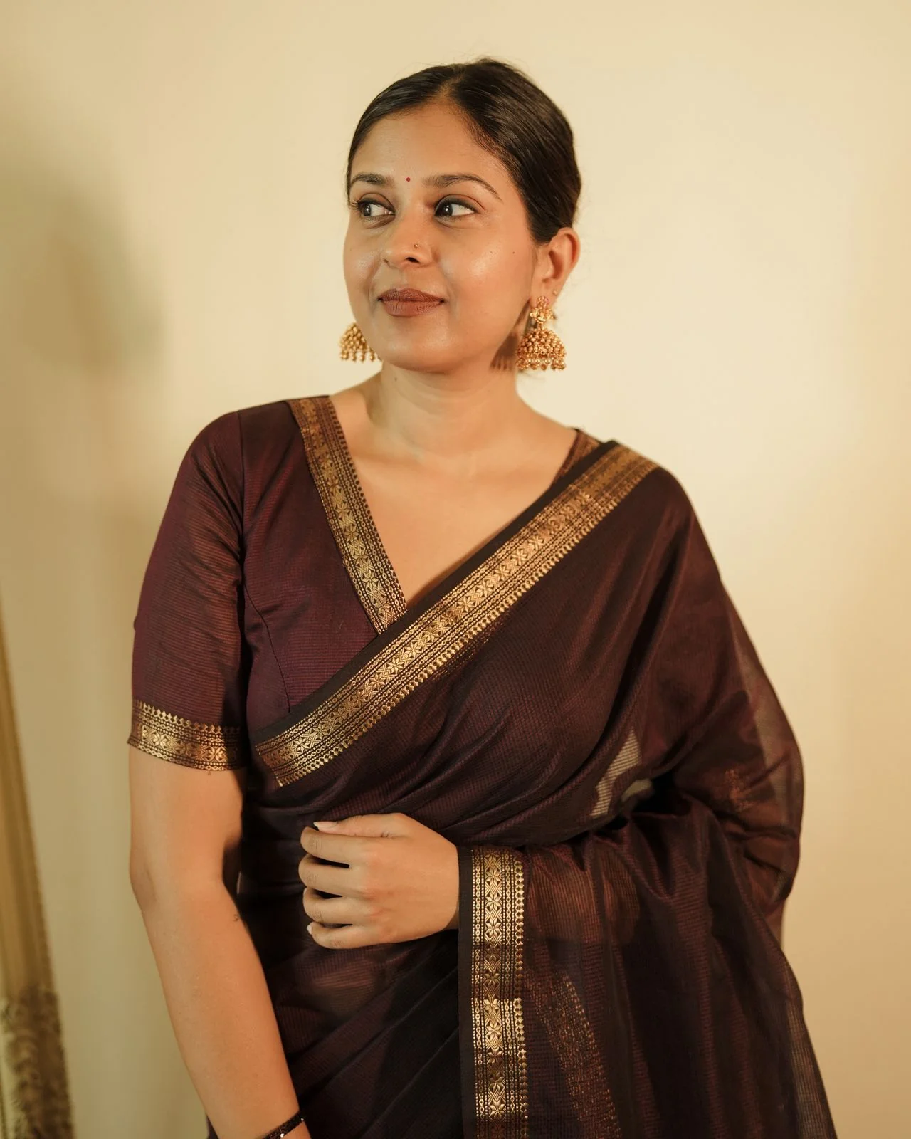 Mahogany Maheshwari saree with zari border and zari lines on pallu - Image 9