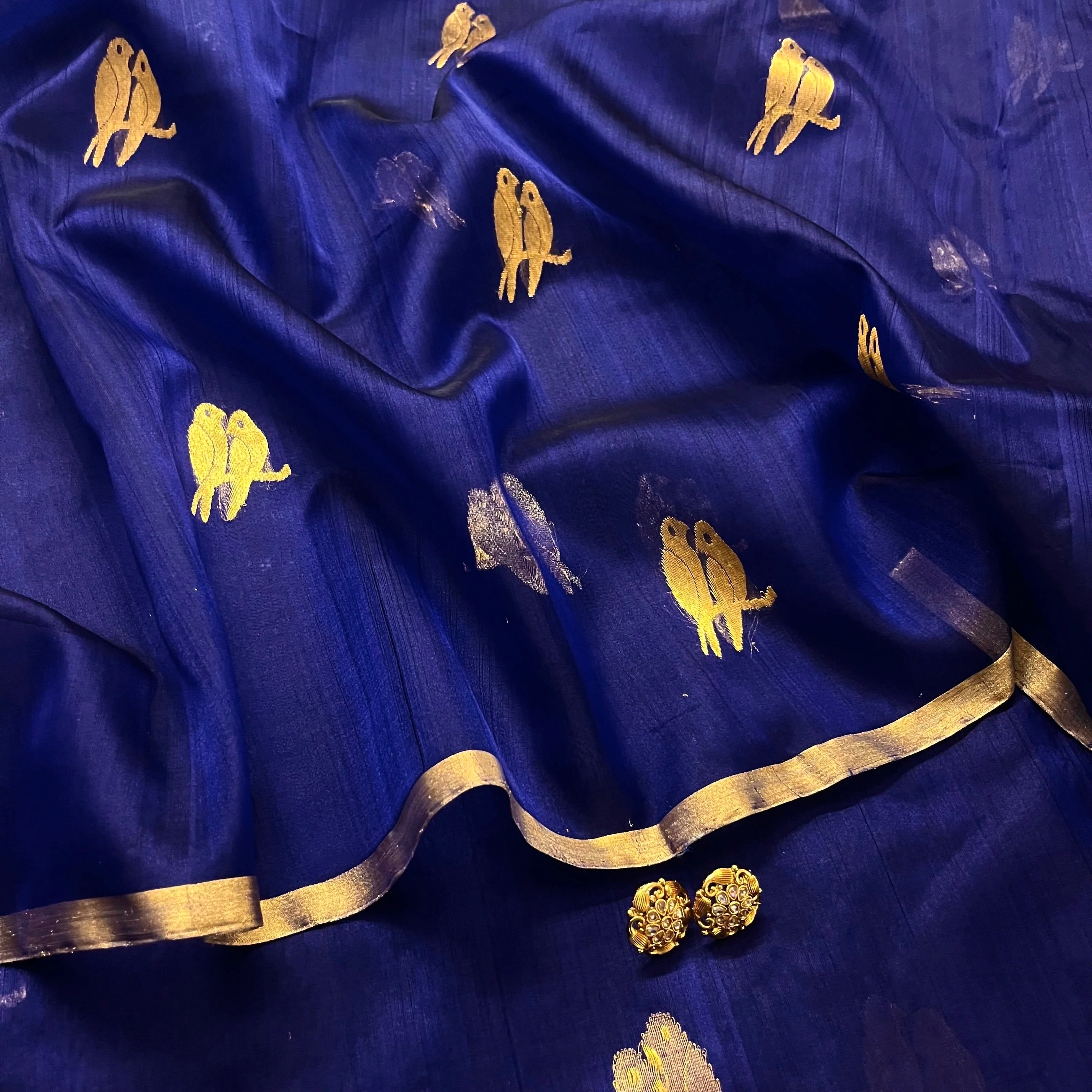 Midnight blue chanderi organza silk saree with bird motifs all over - Image 3