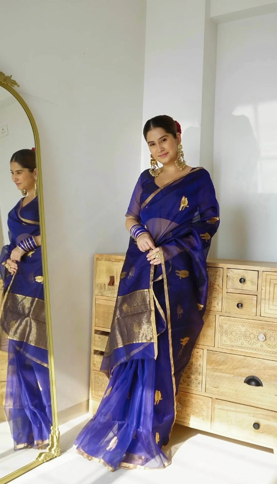 Midnight blue chanderi organza silk saree with bird motifs all over - Image 7