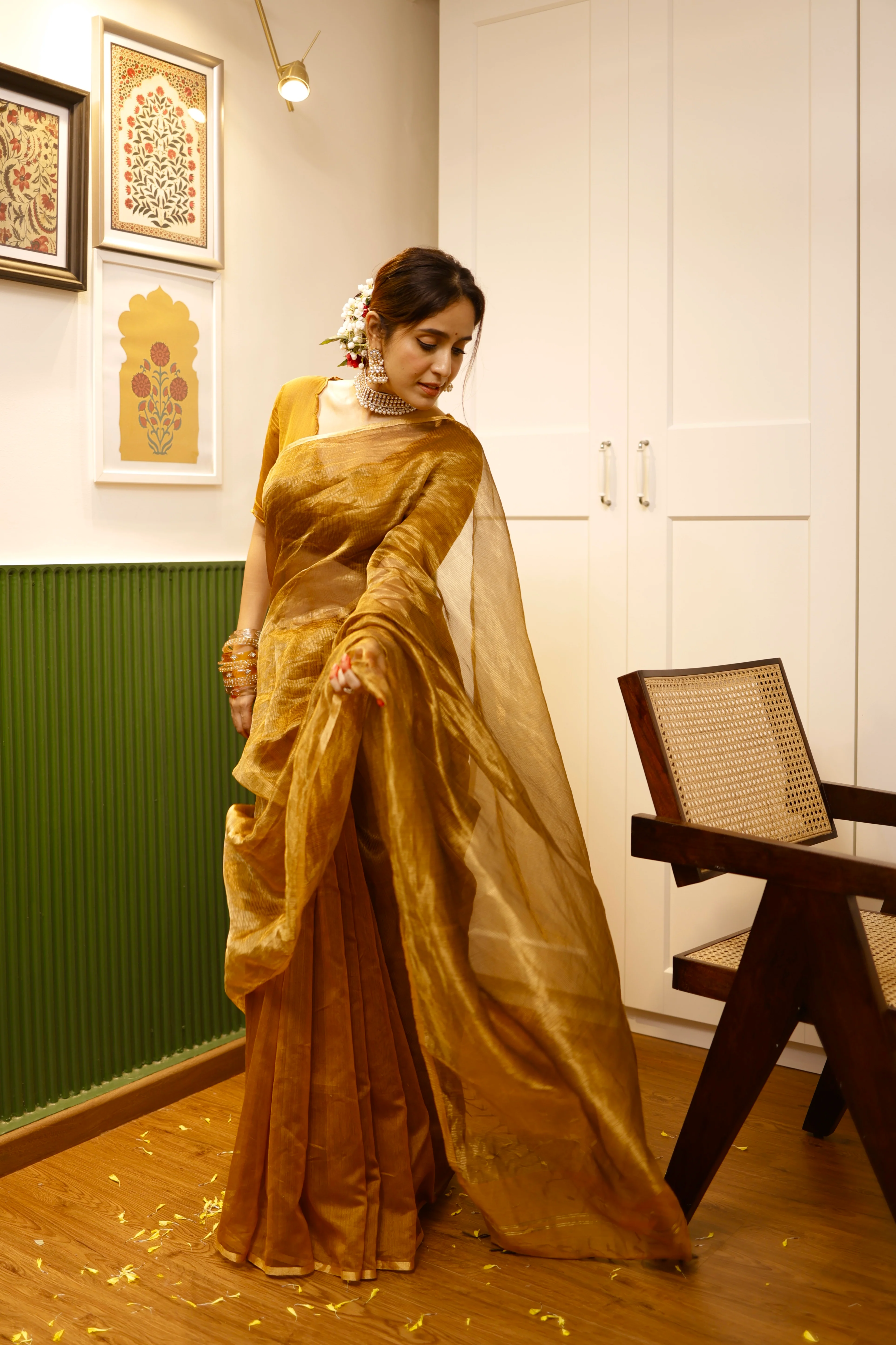 Mustard and gold maheshwari saree with zari border - Image 12
