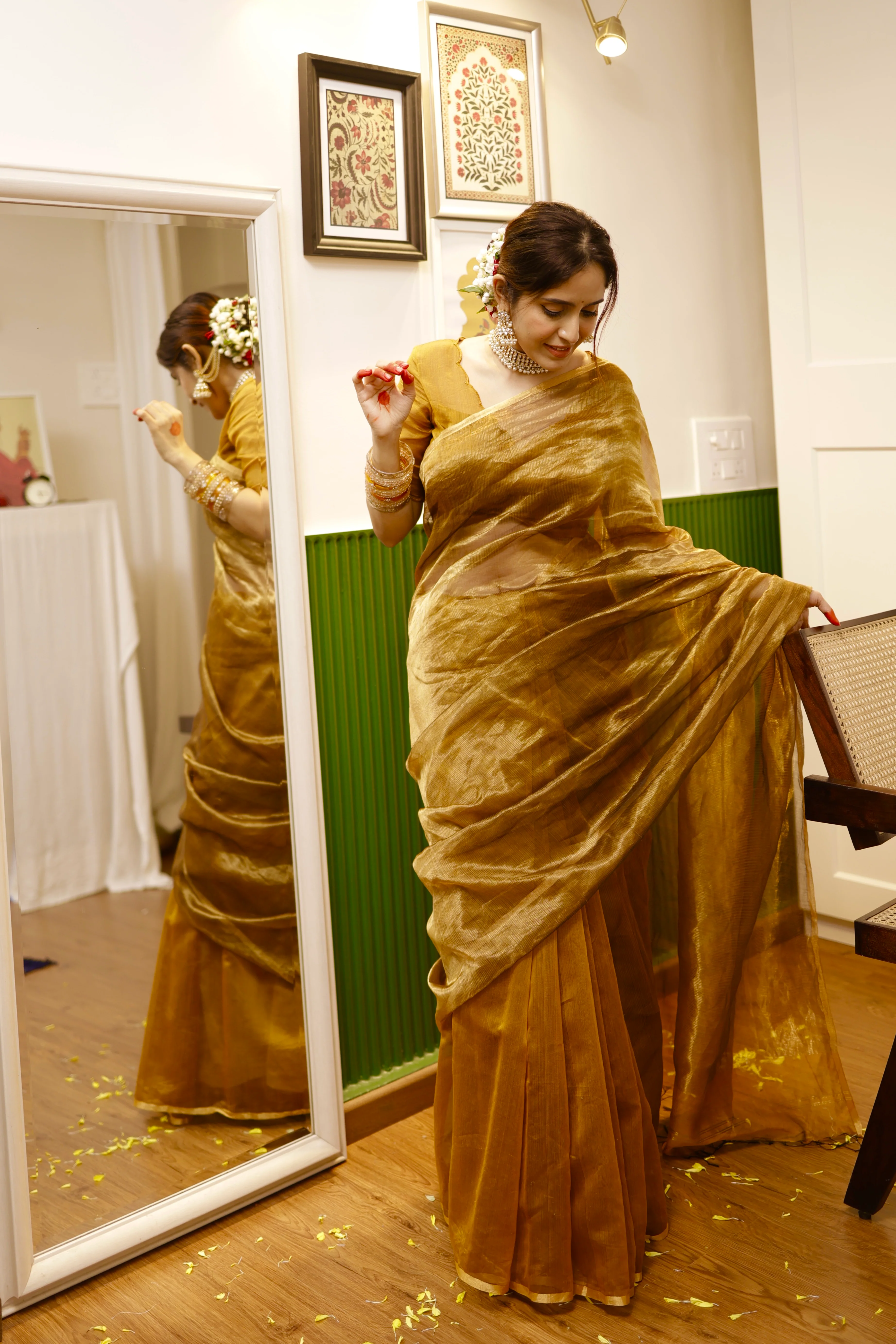 Mustard and gold maheshwari saree with zari border - Image 3