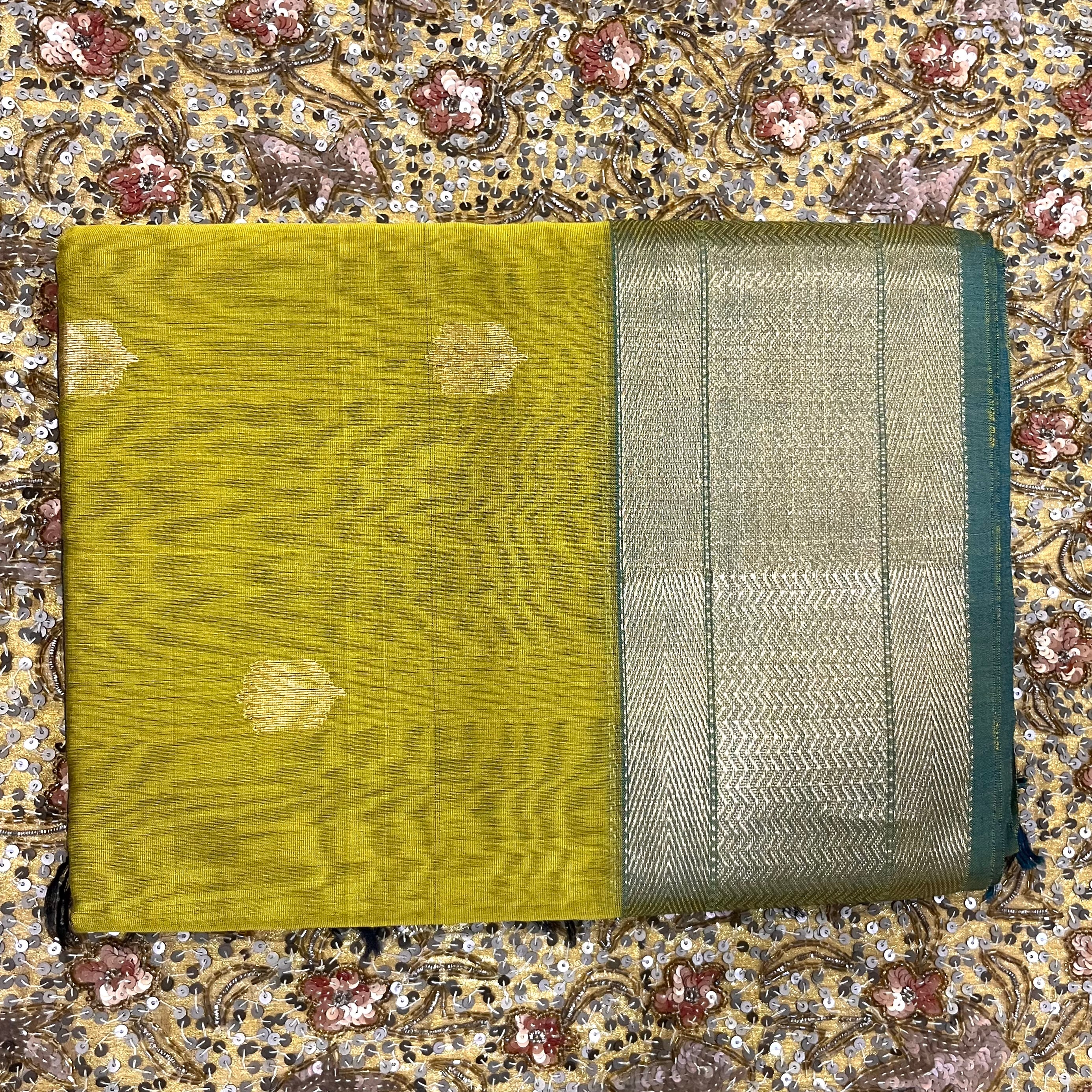 Mustard and green Maheshwari saree with flower motifs all over - Image 11