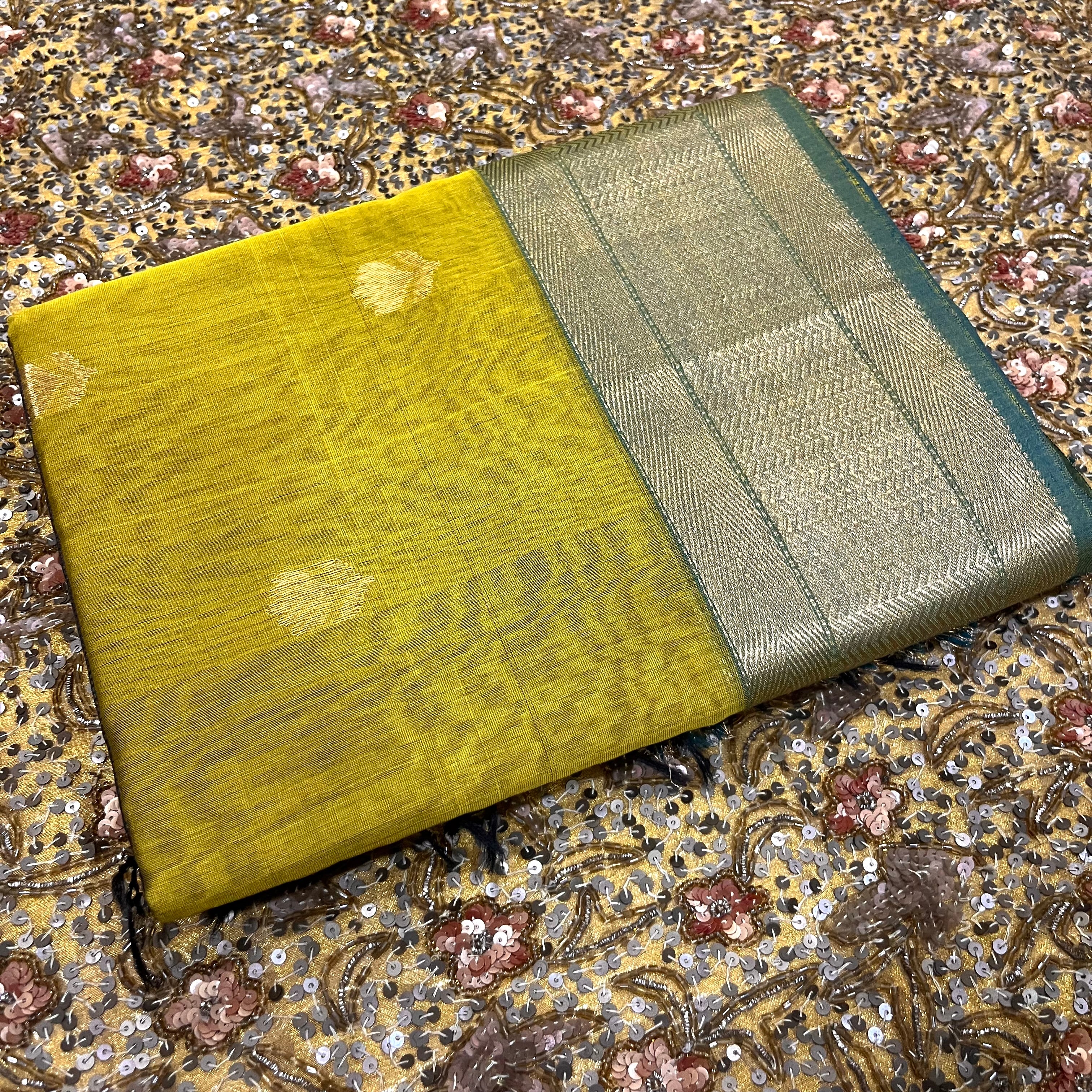 Mustard and green Maheshwari saree with flower motifs all over - Image 6