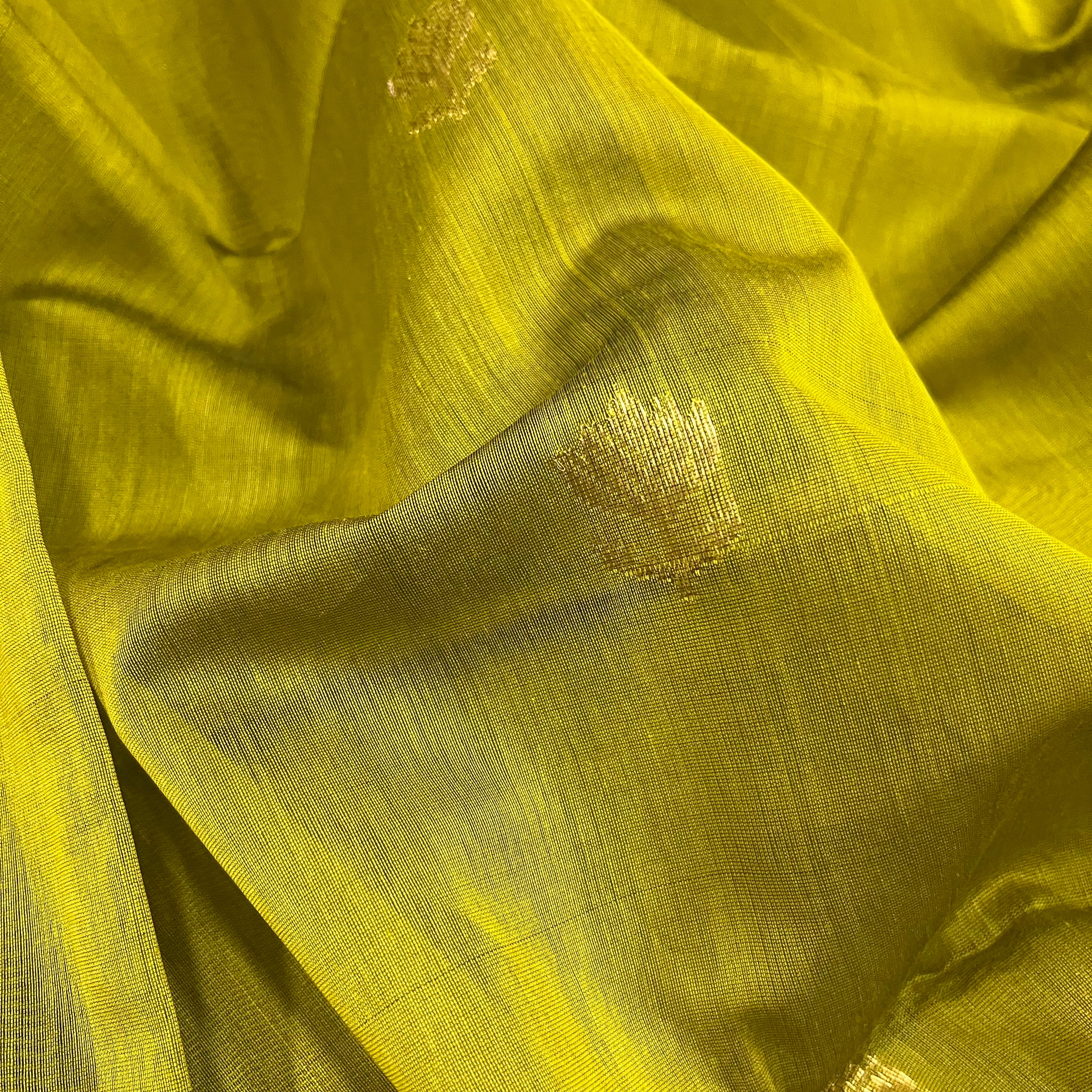 Mustard and green Maheshwari saree with flower motifs all over - Image 8