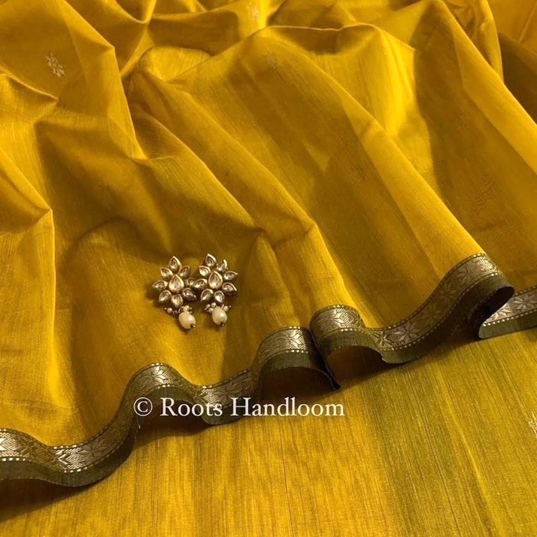 Mustard & green Maheshwari saree with flower bootis all over - Image 10