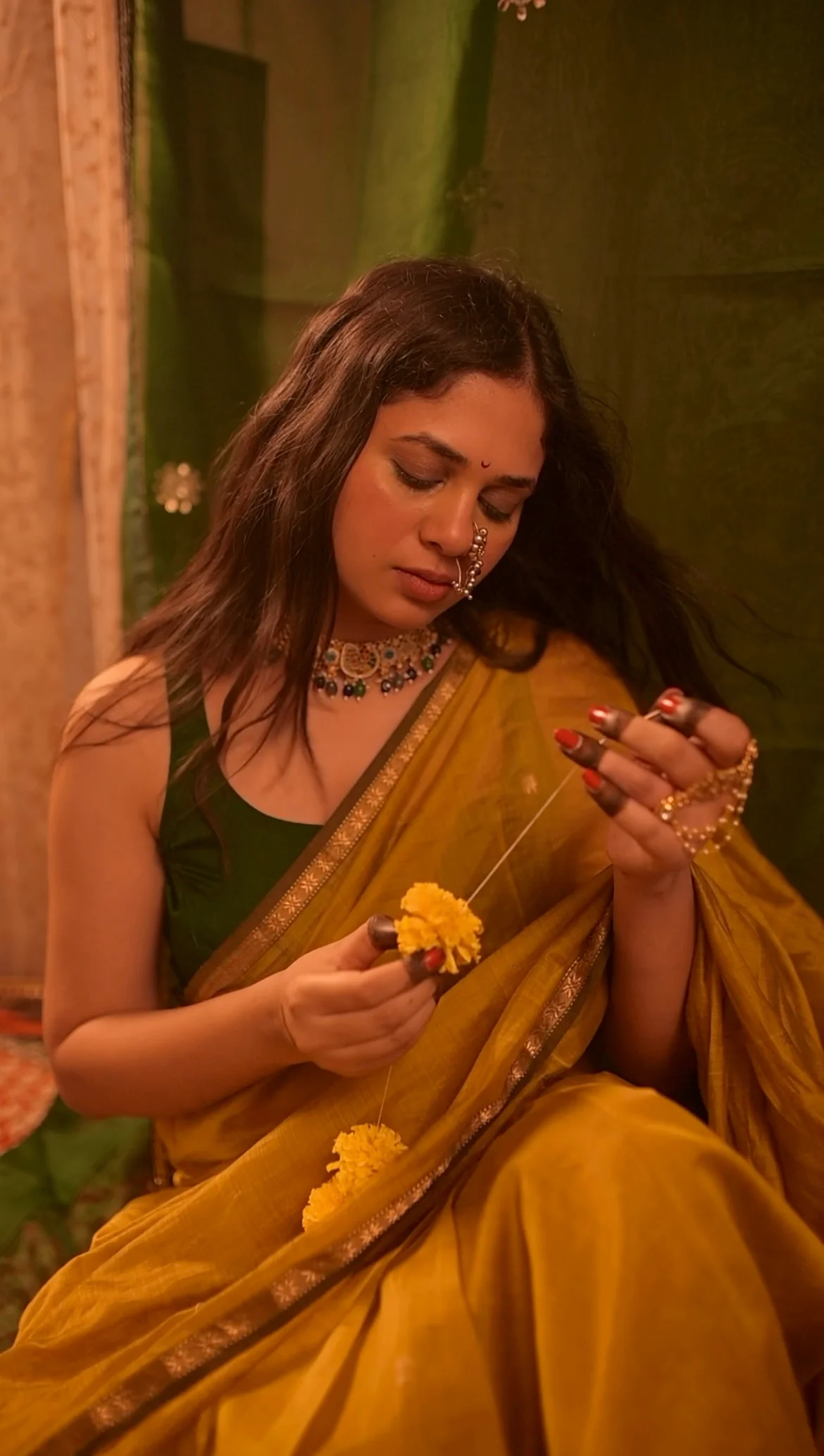 Mustard & green Maheshwari saree with flower bootis all over - Image 15