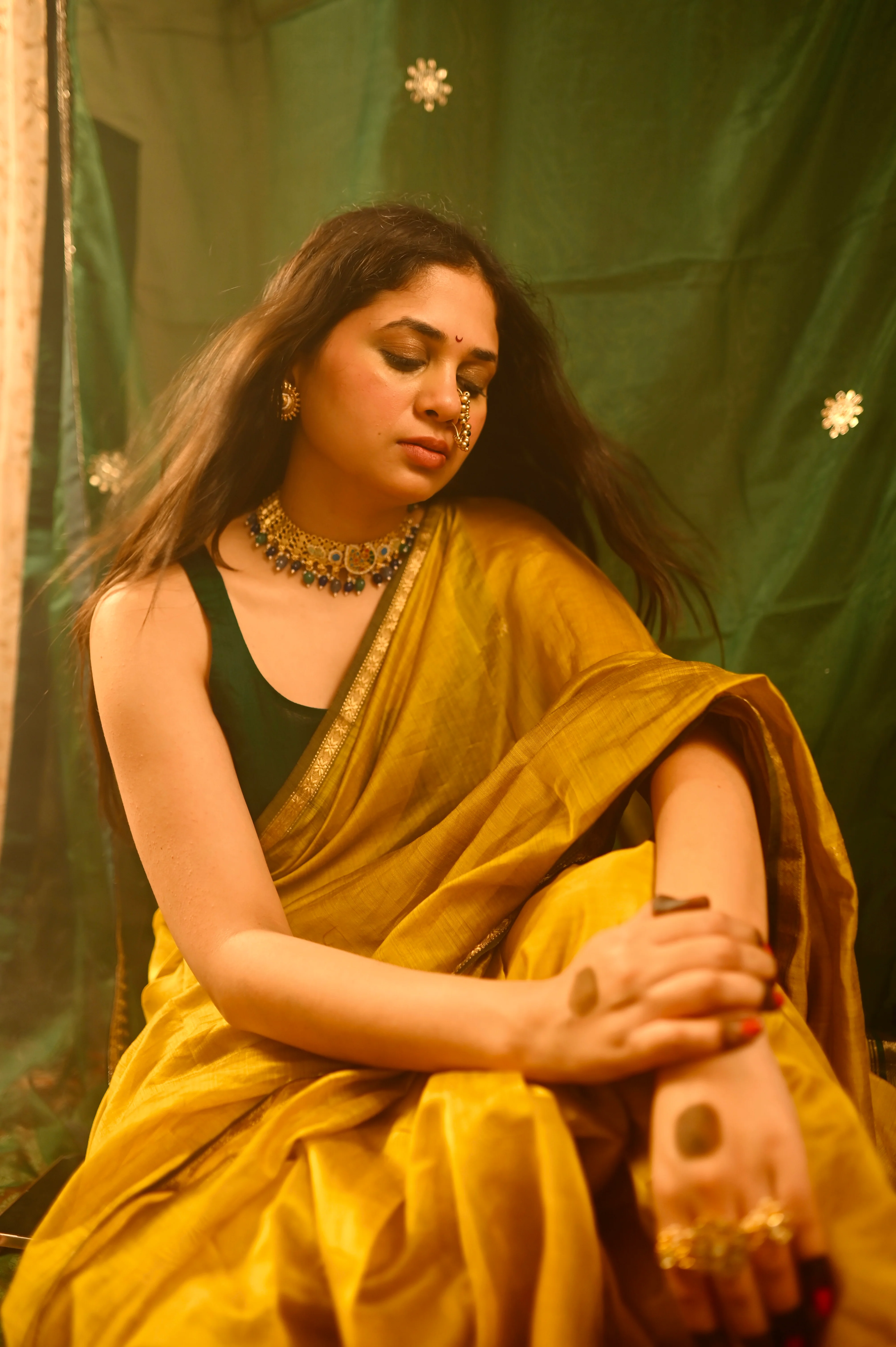 Mustard & green Maheshwari saree with flower bootis all over - Image 9