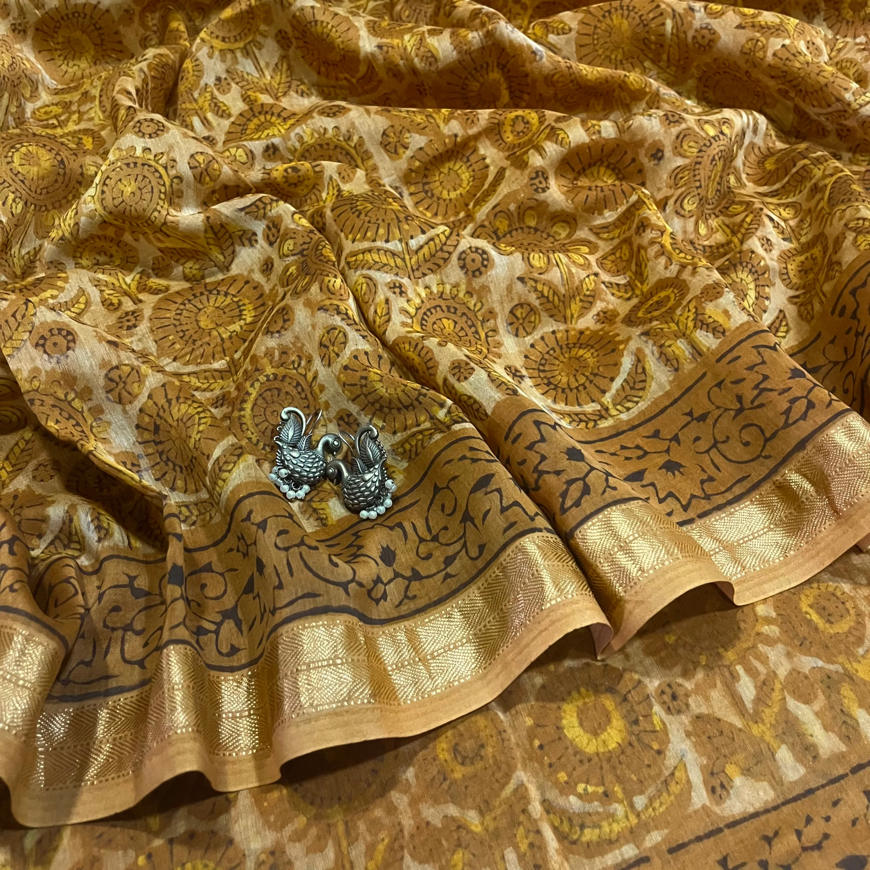 Mustard Maheshwari saree with ajrakh print all over - Image 3
