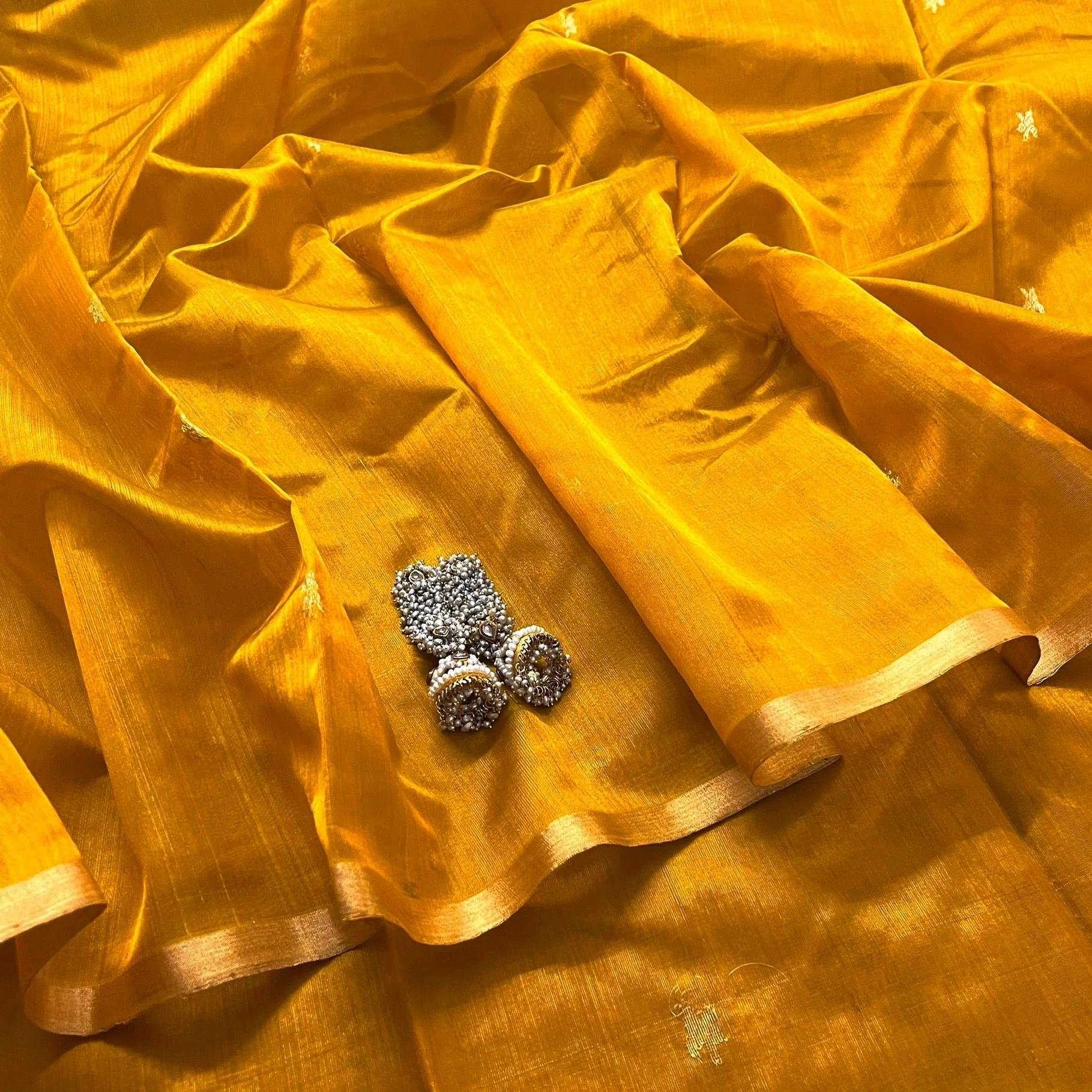 Mustard gold chanderi silk saree with flower bootis all over - Image 11