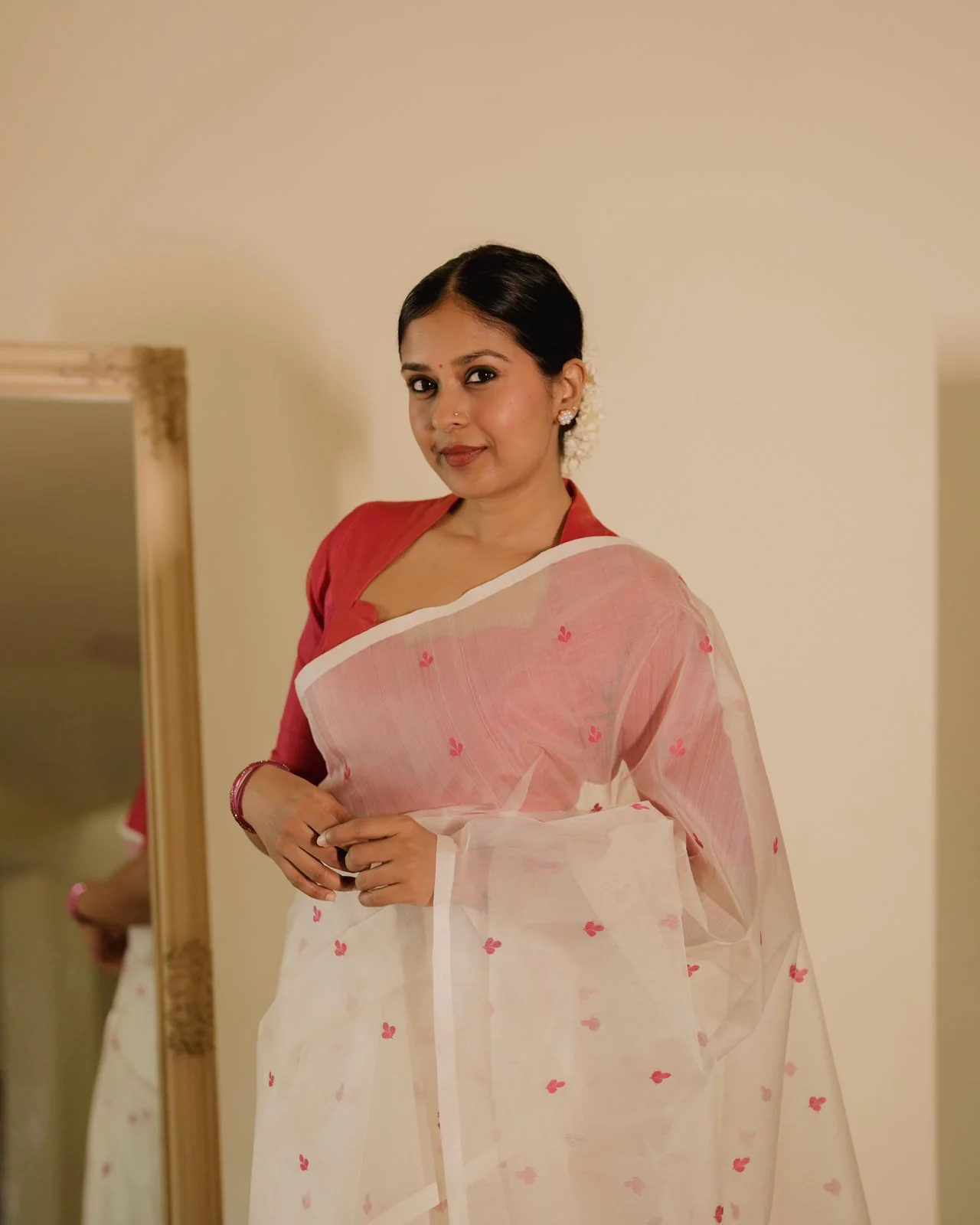 Off white and pink Chanderi silk saree with resham bootis all over - Image 4