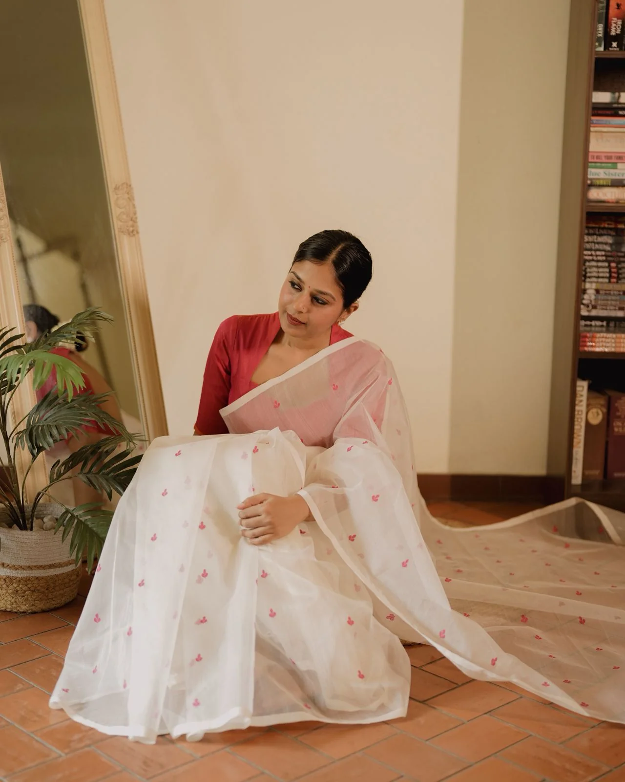 Off white and pink Chanderi silk saree with resham bootis all over - Image 5