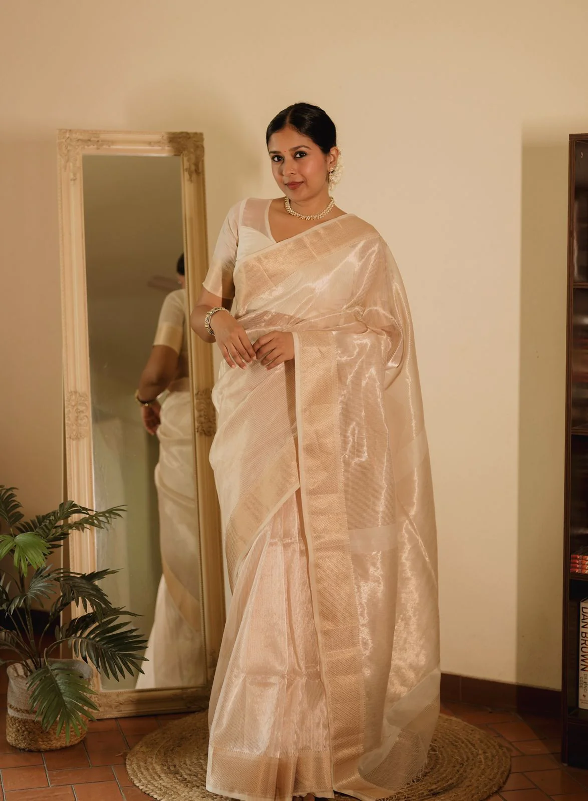 Off white gold Maheshwari saree with zari lines all over - Image 9