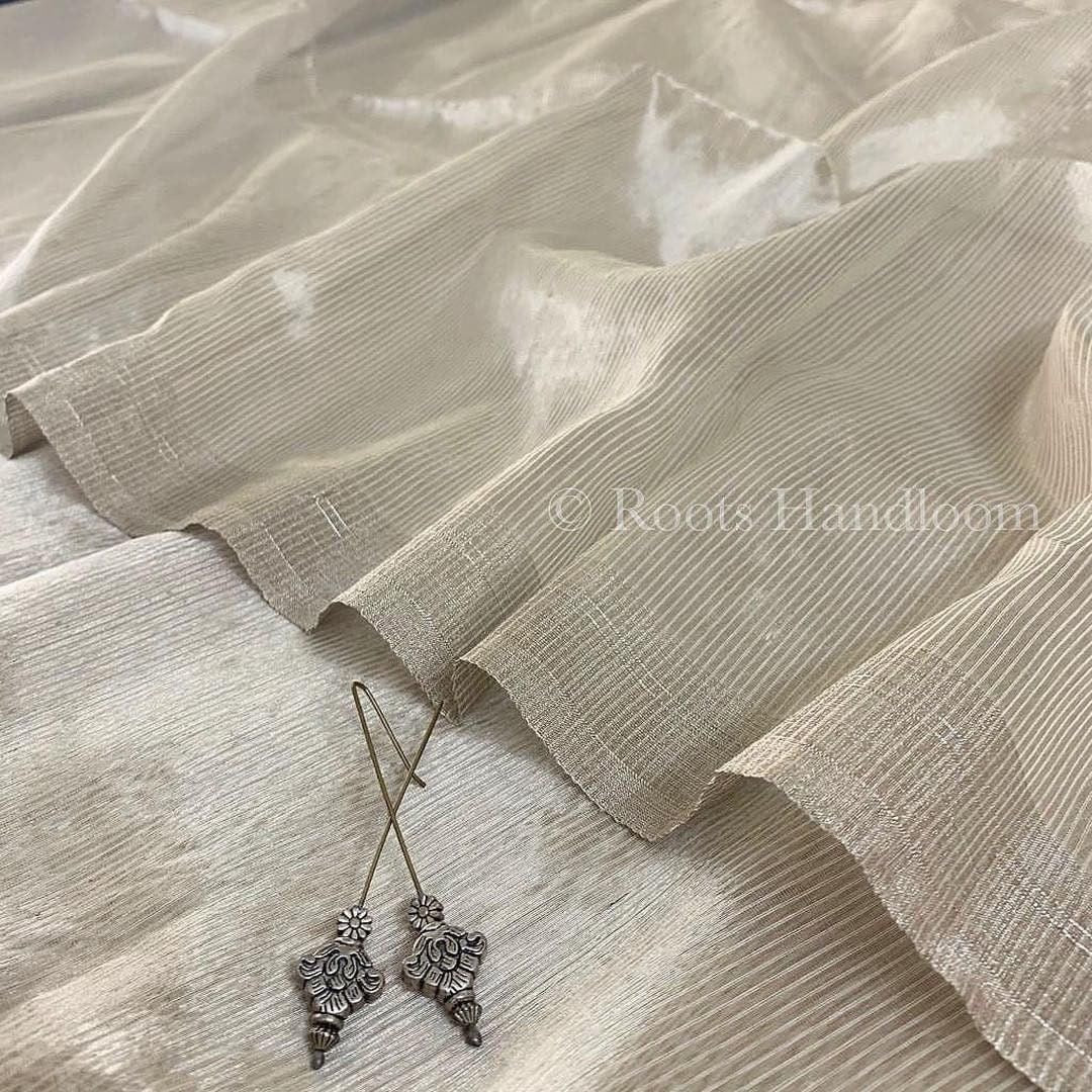 Off-White Maheshwari Saree with Zari Lines all over - Image 10