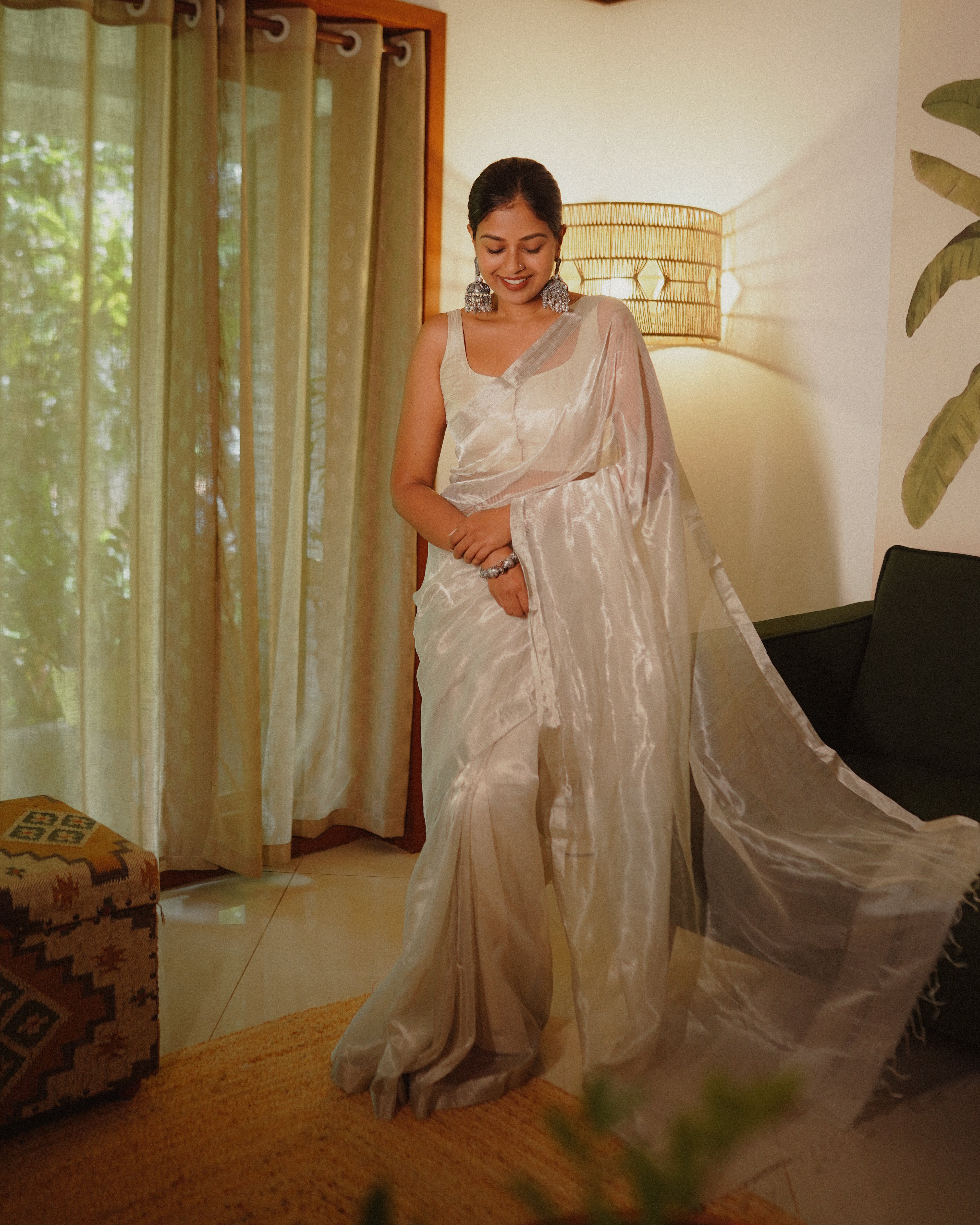 Off-White Maheshwari Saree with Zari Lines all over - Image 6