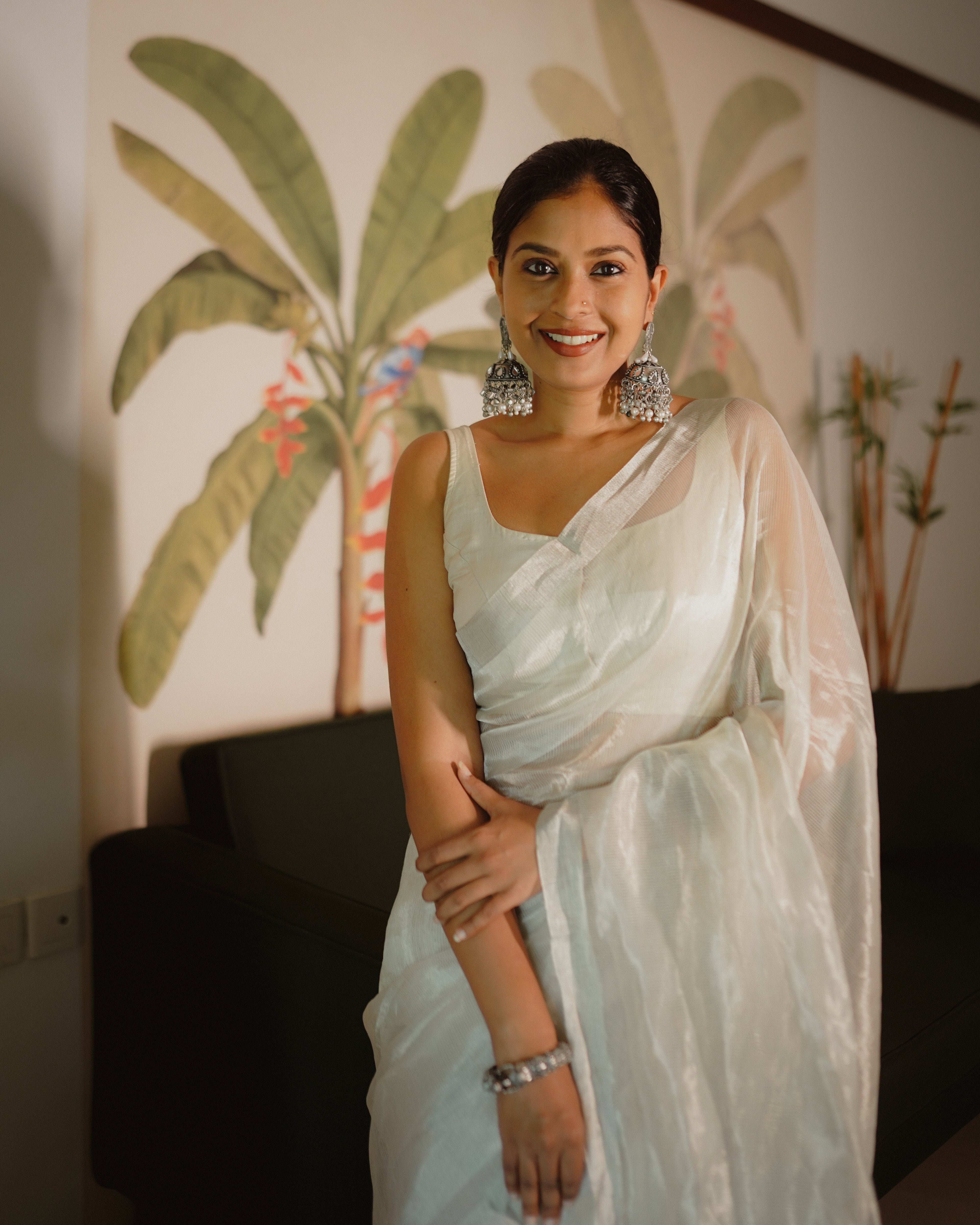 Off-White Maheshwari Saree with Zari Lines all over - Image 8