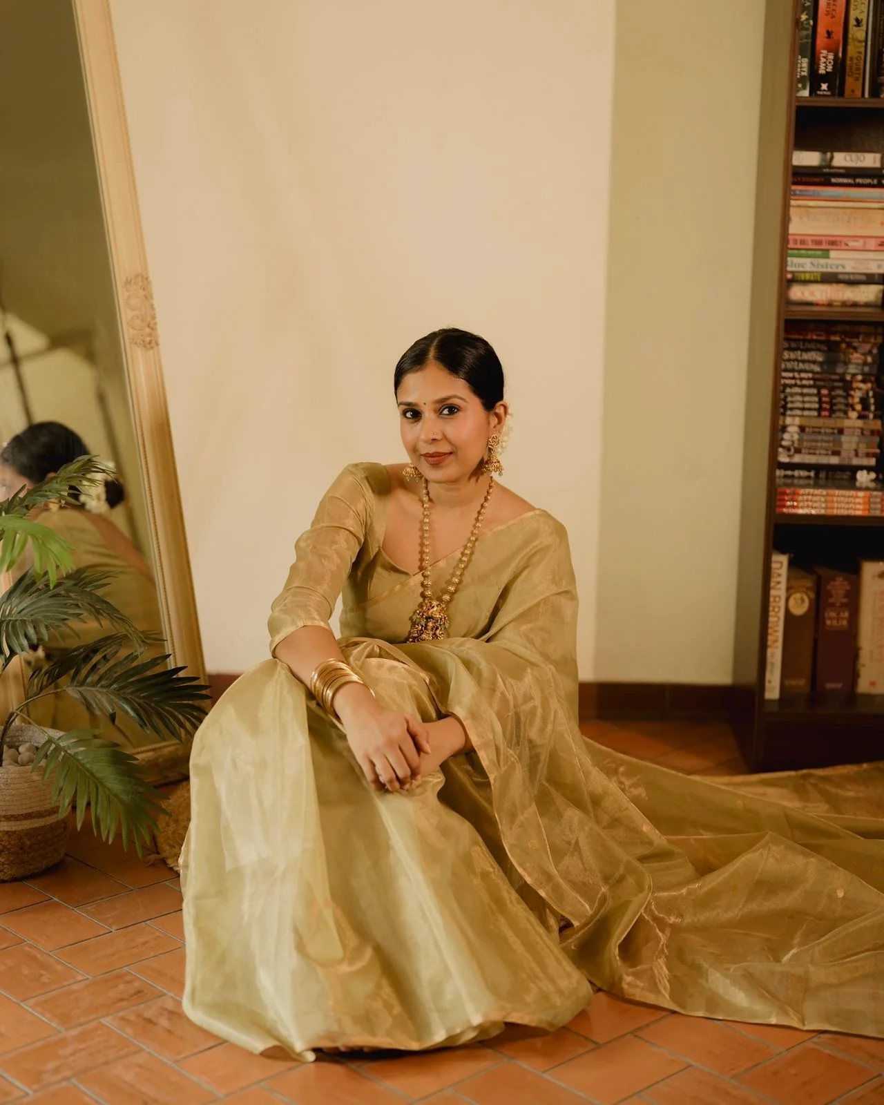 Olive gold Maheshwari tissue silk saree with zari bootis all over - Image 7