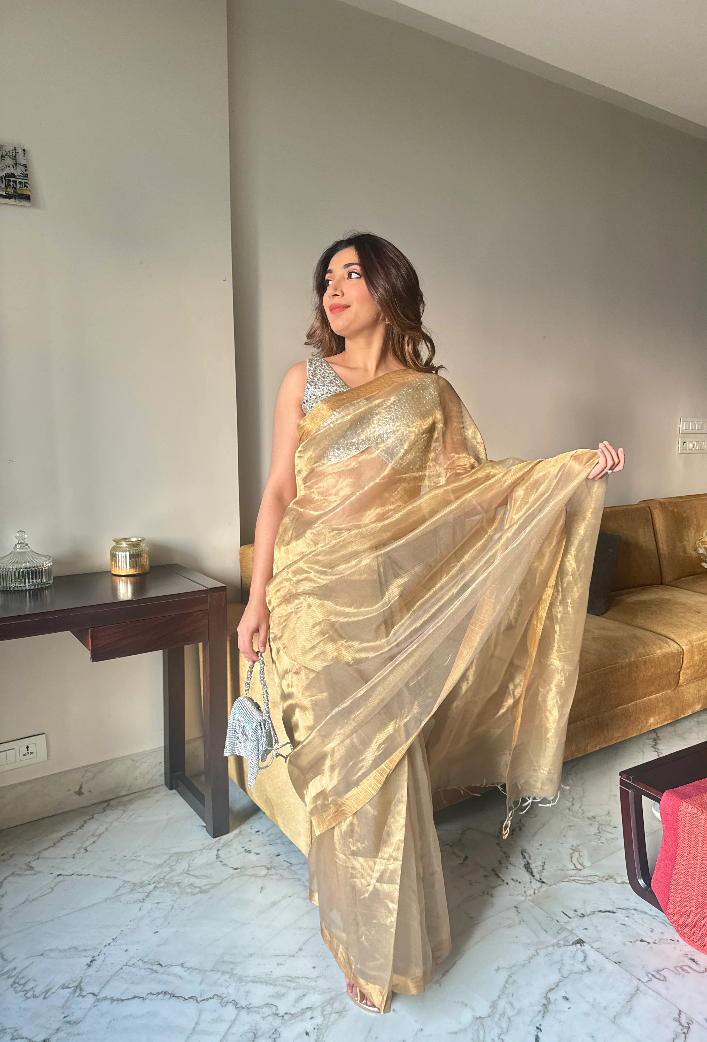 Olive Gold Maheshwari Saree with Zari lines all over - Image 4