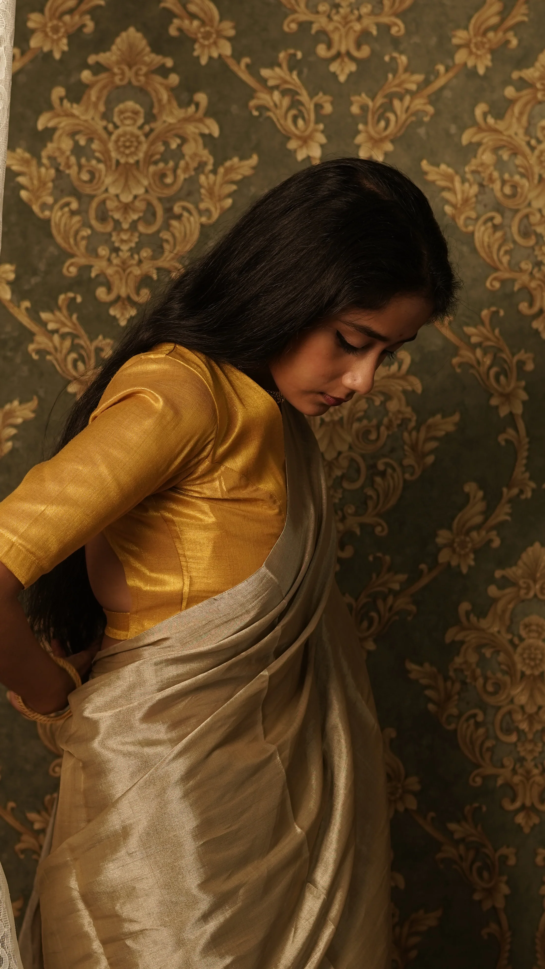 Royal silver chanderi tissue silk saree - Image 11