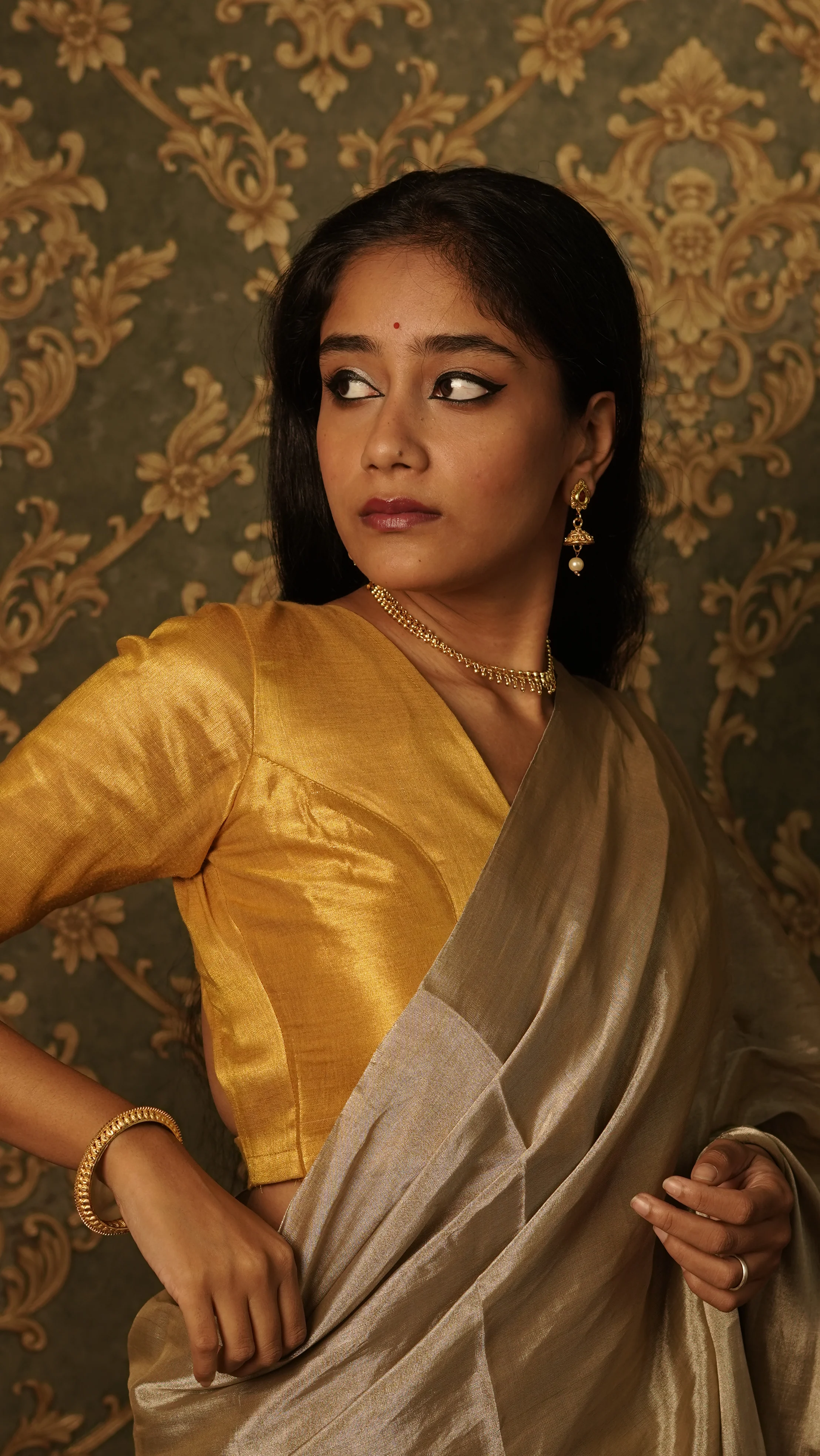 Royal silver chanderi tissue silk saree - Image 17