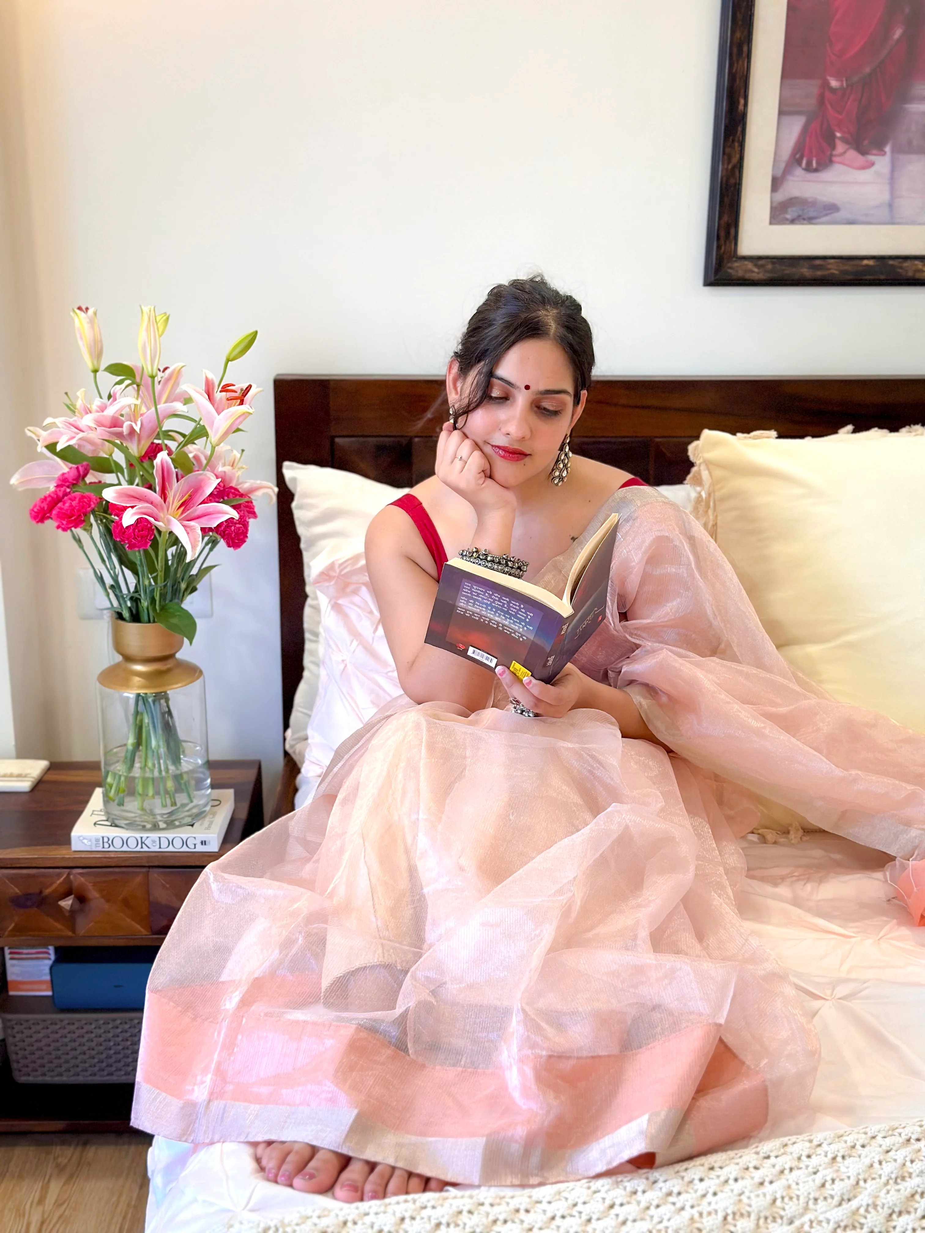 Peachish Pink Maheshwari saree with Silver Zari lines all over - Image 13