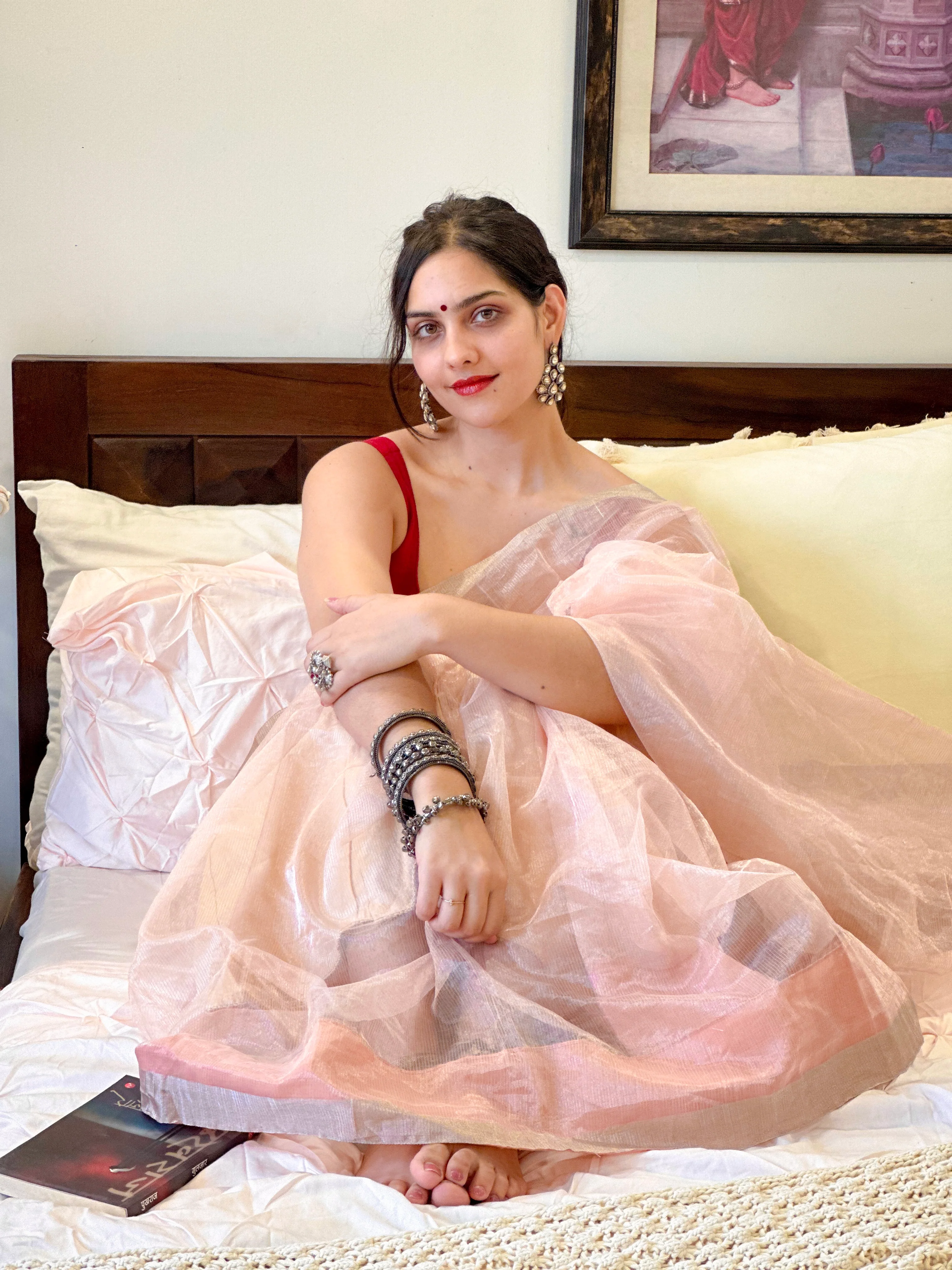 Peachish Pink Maheshwari saree with Silver Zari lines all over - Image 14