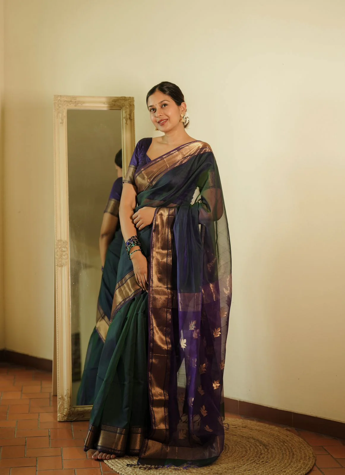 Peacock and purple dual tone Maheshwari saree with flower motifs on pallu - Image 7