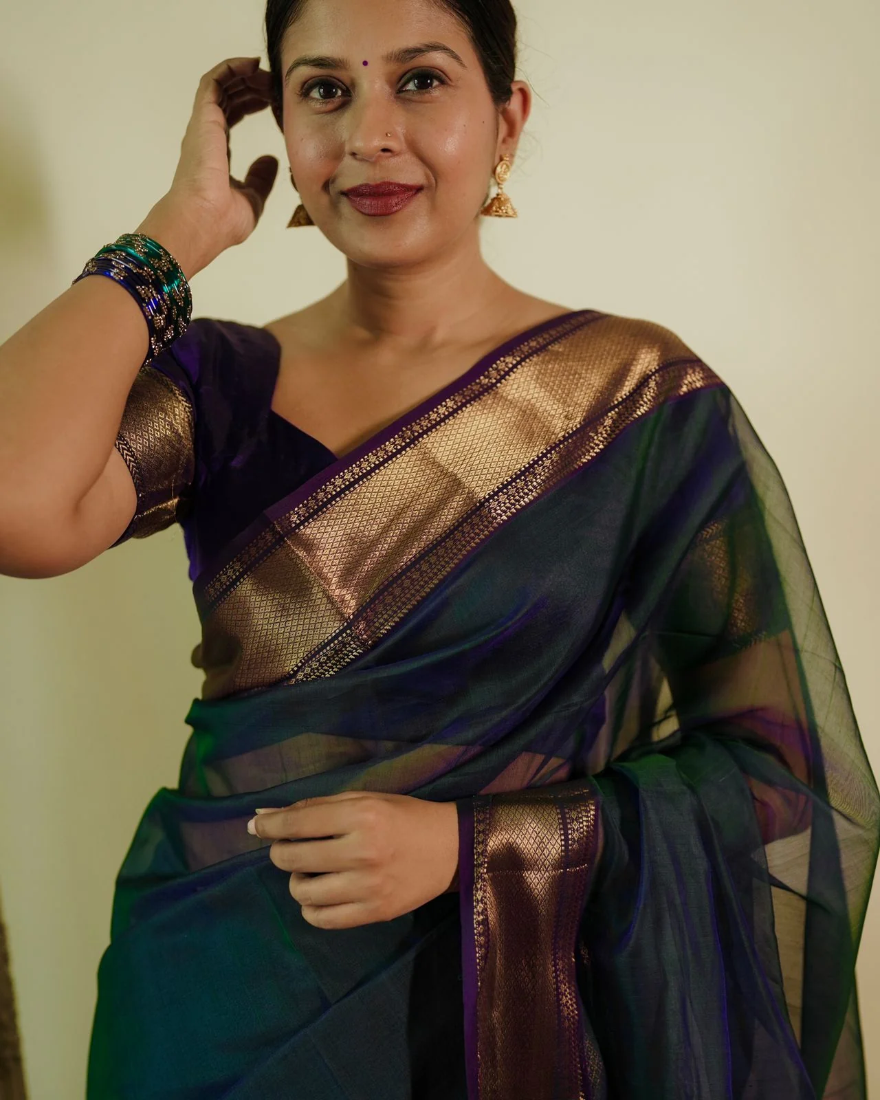 Peacock and purple dual tone Maheshwari saree with flower motifs on pallu - Image 8
