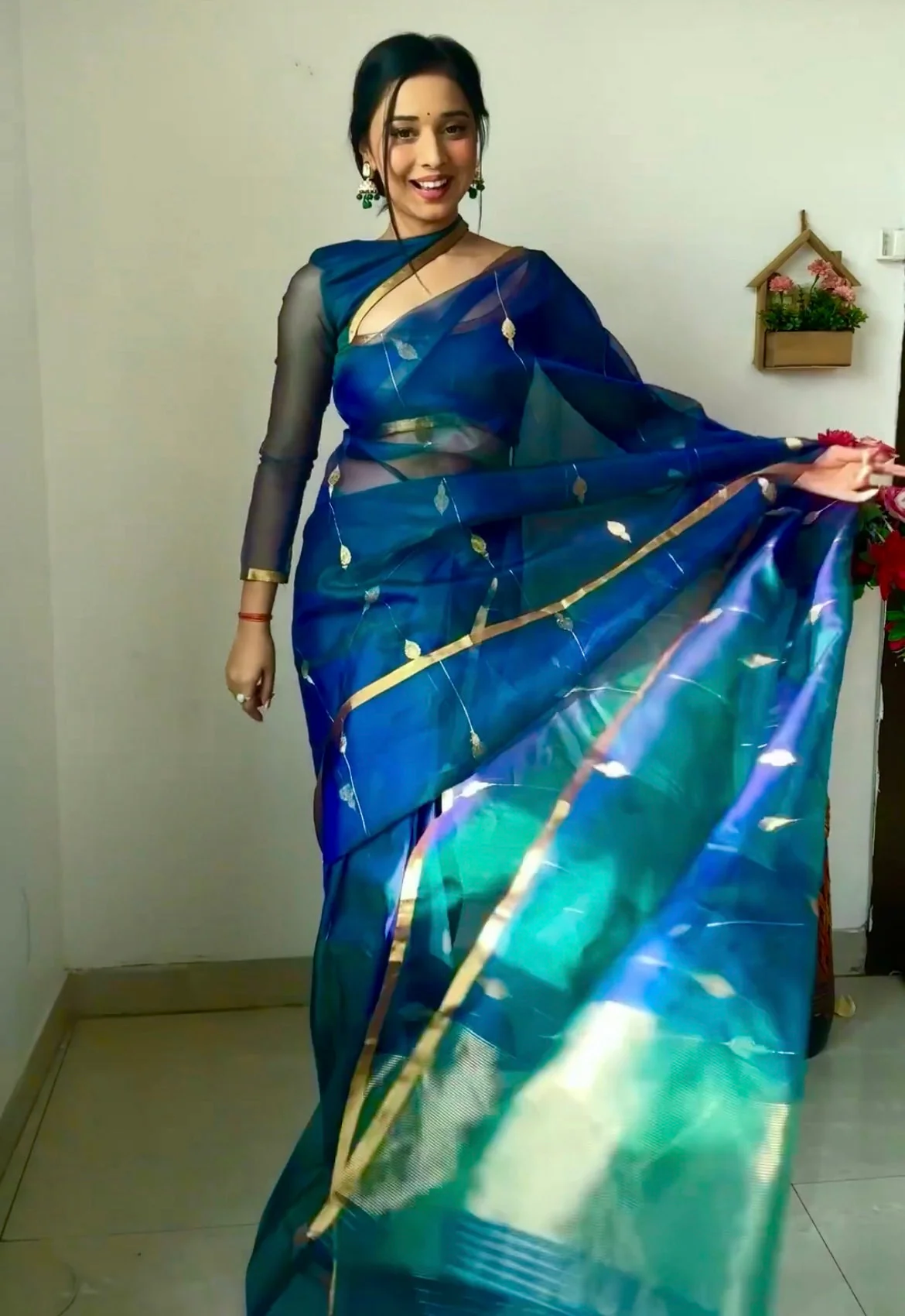 Peacock Blue & Green Dual Tone Chanderi Organza Silk Saree with Jhumka Motifs all over - Image 11