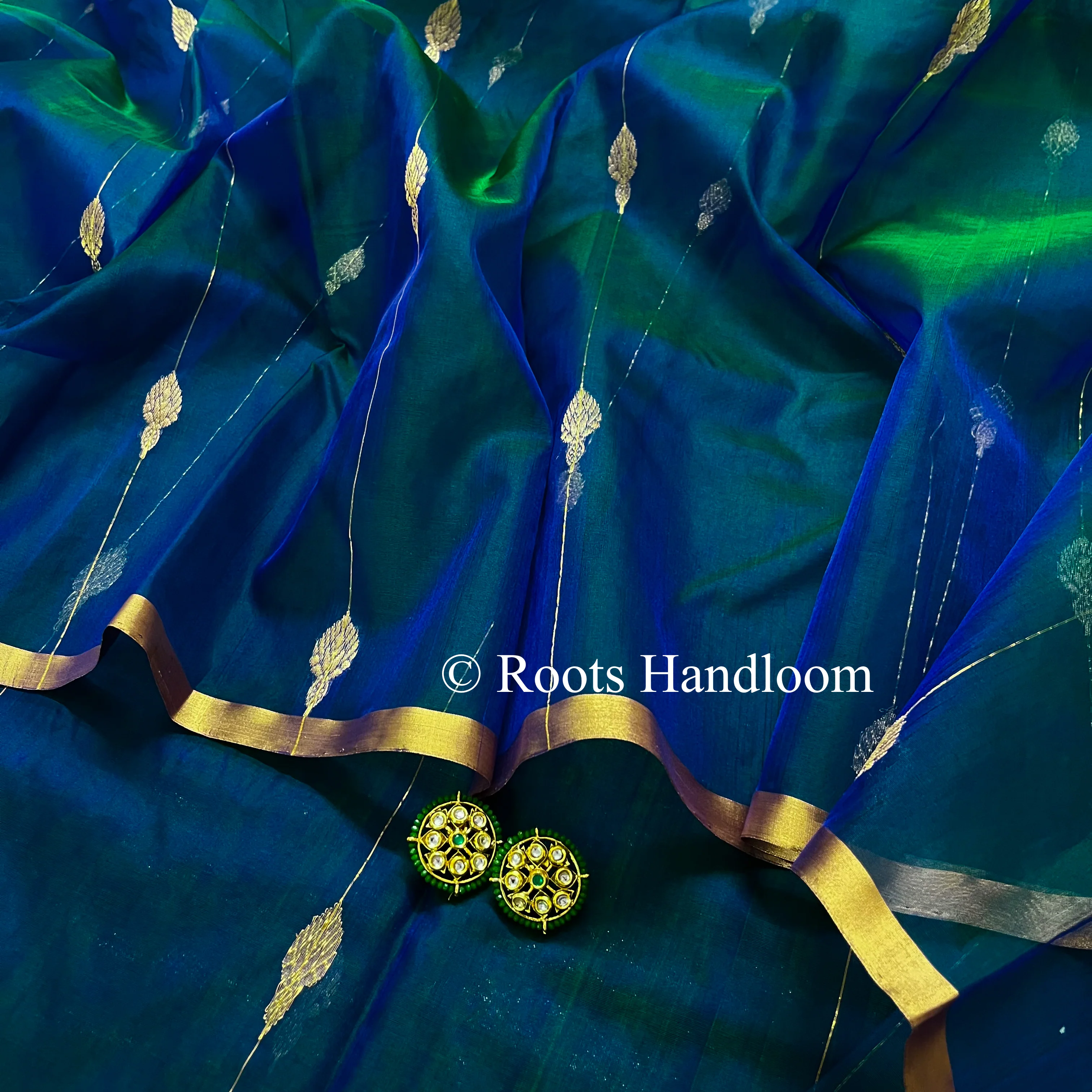 Peacock Blue & Green Dual Tone Chanderi Organza Silk Saree with Jhumka Motifs all over - Image 5