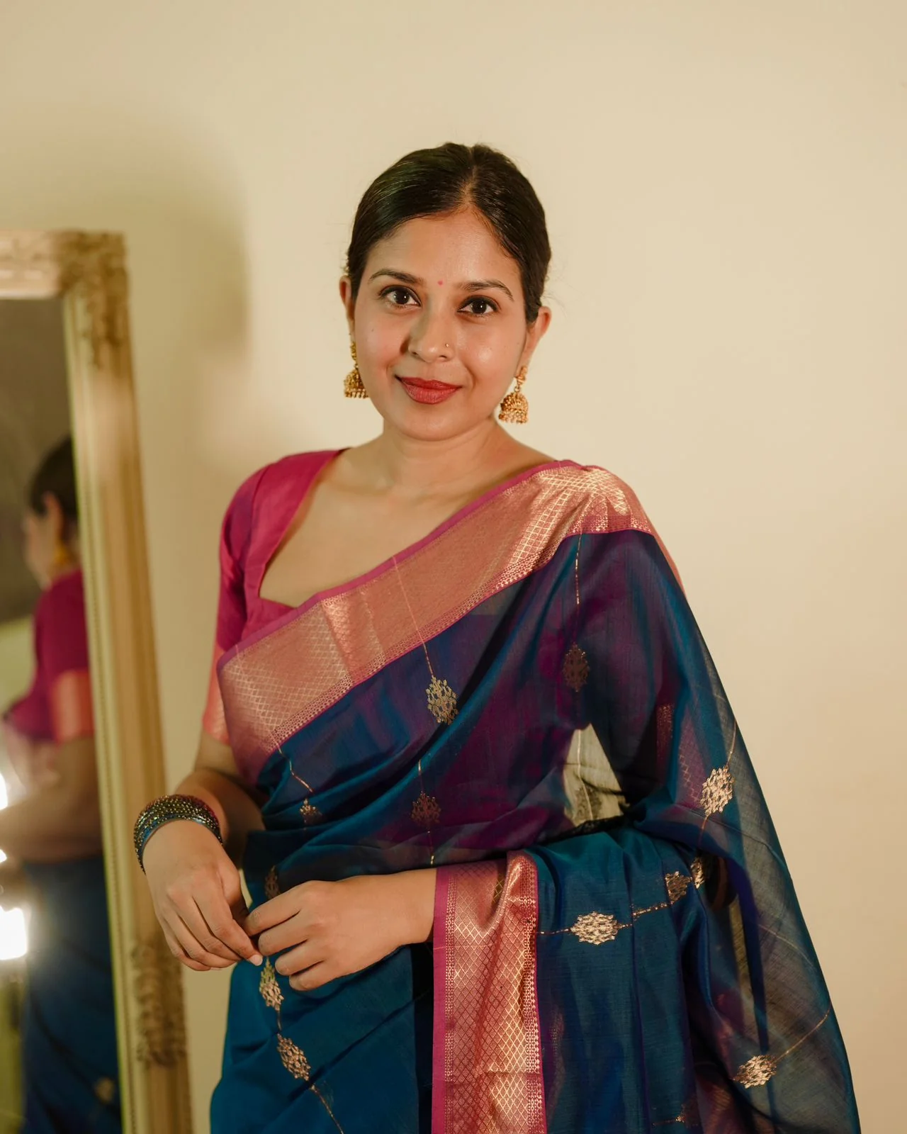 Peacock blue and pink Maheshwari saree with zari motifs all over - Image 6