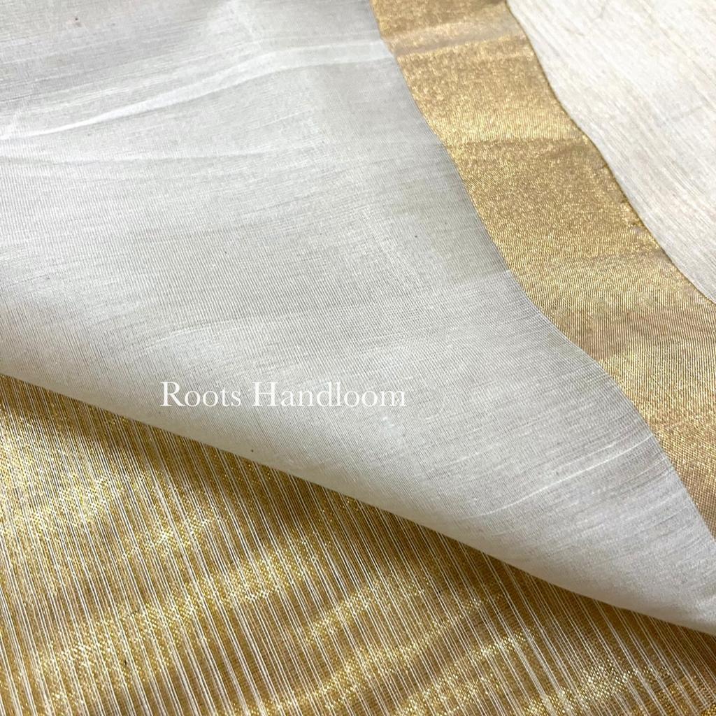 Off-White & Gold Maheshwari Saree with Zari lines all over - Image 9
