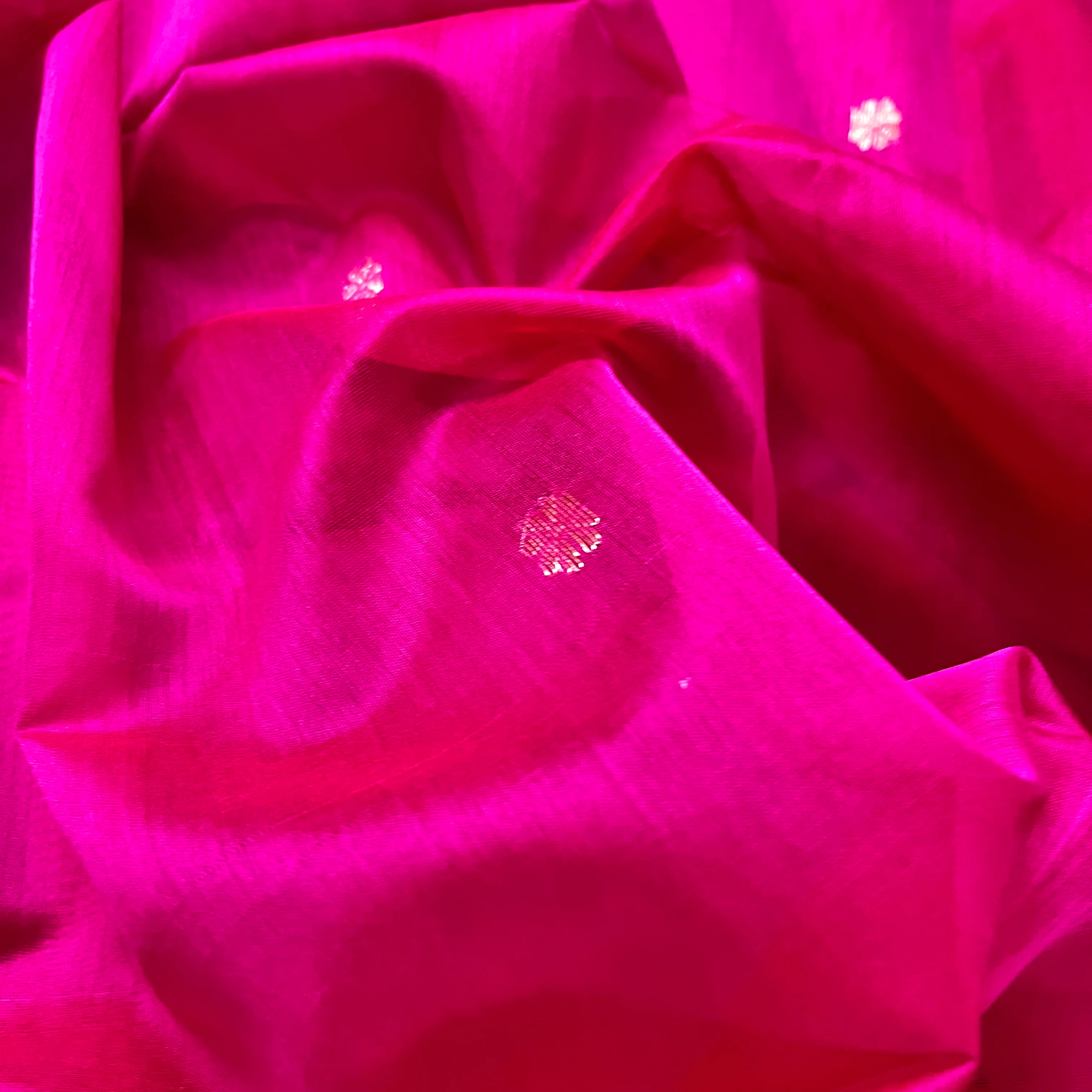 Pink and olive green Maheshwari saree with flower motifs on pallu - Image 10