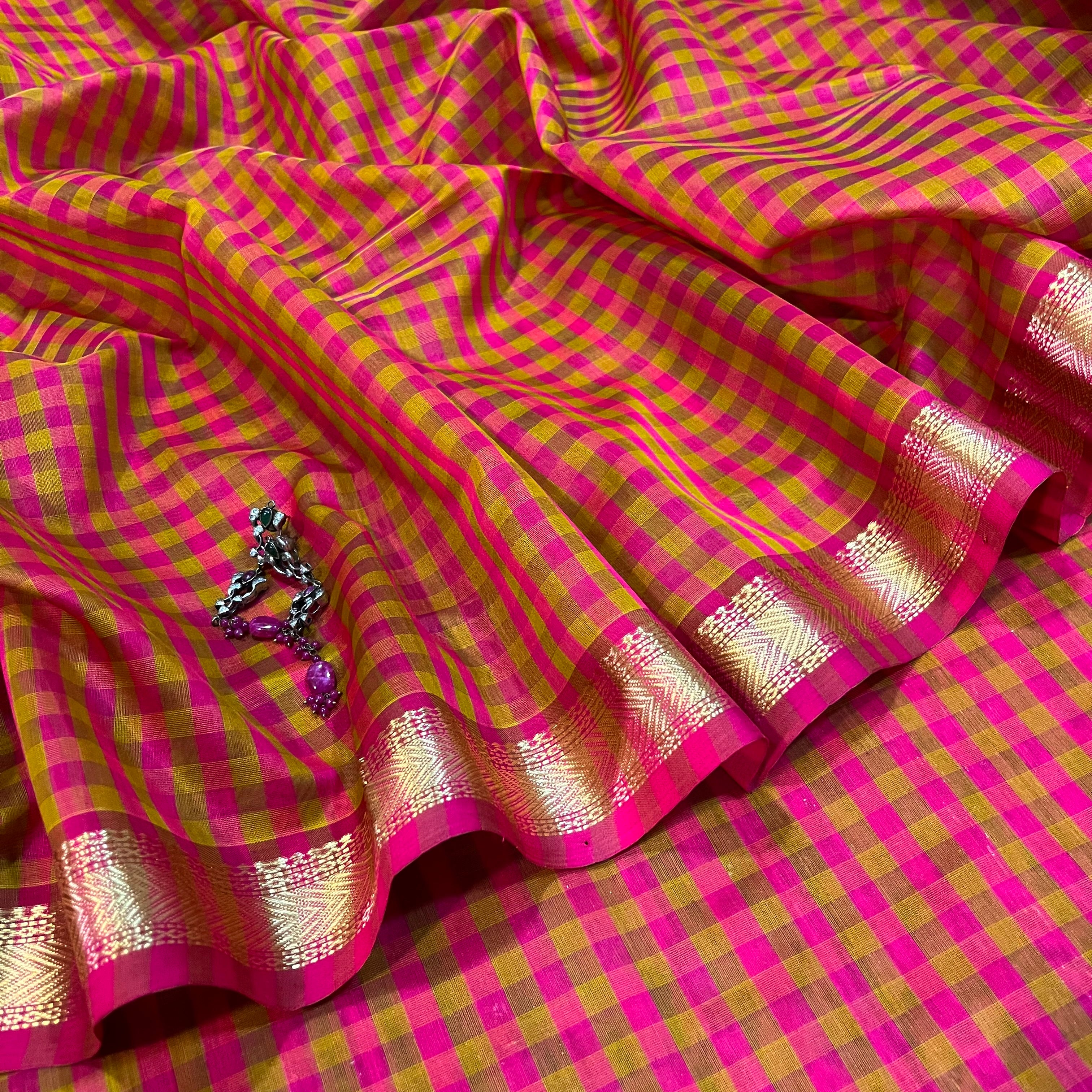 Pink and Olive Maheshwari checkered saree with zari border - Image 5