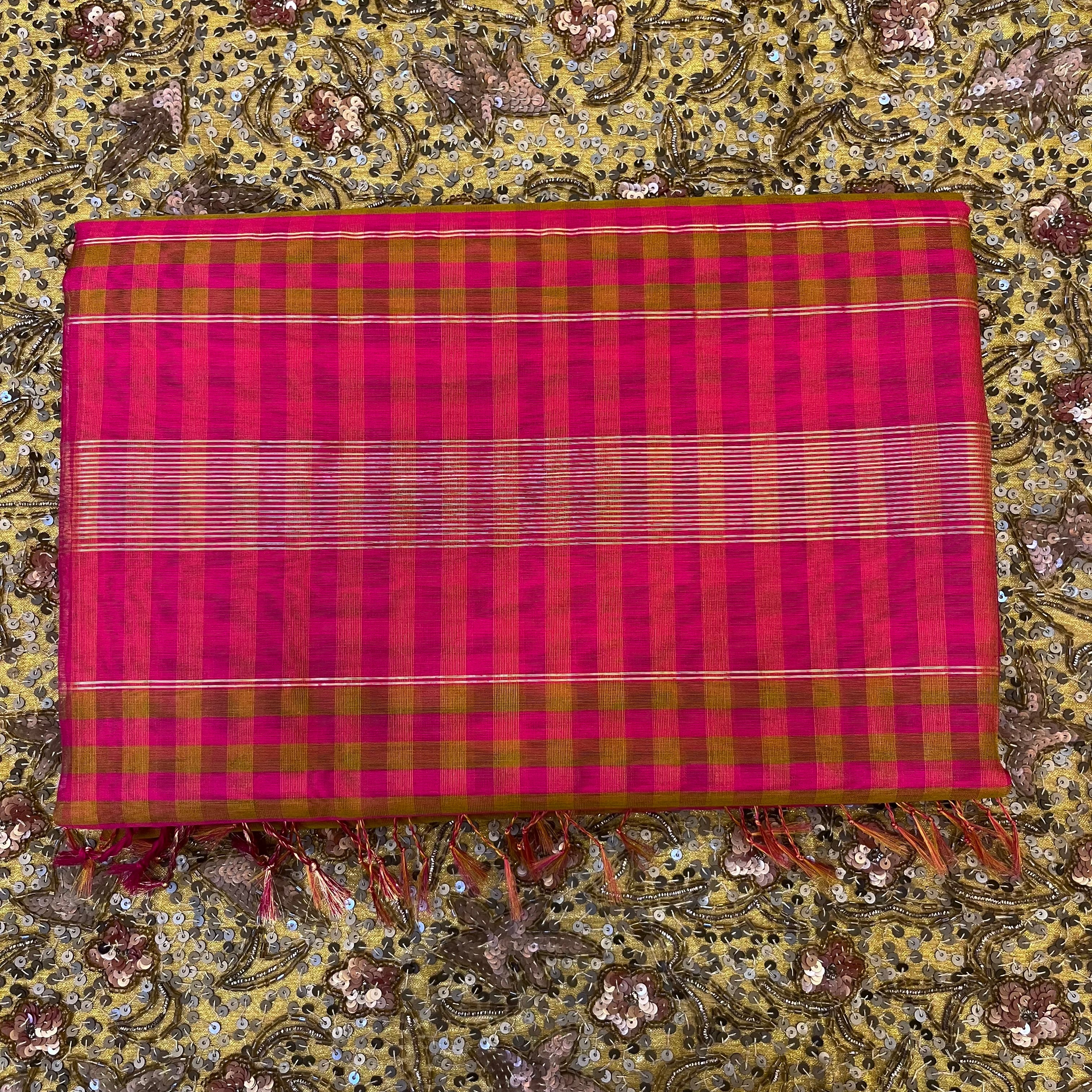 Pink and Olive Maheshwari checkered saree with zari border - Image 8